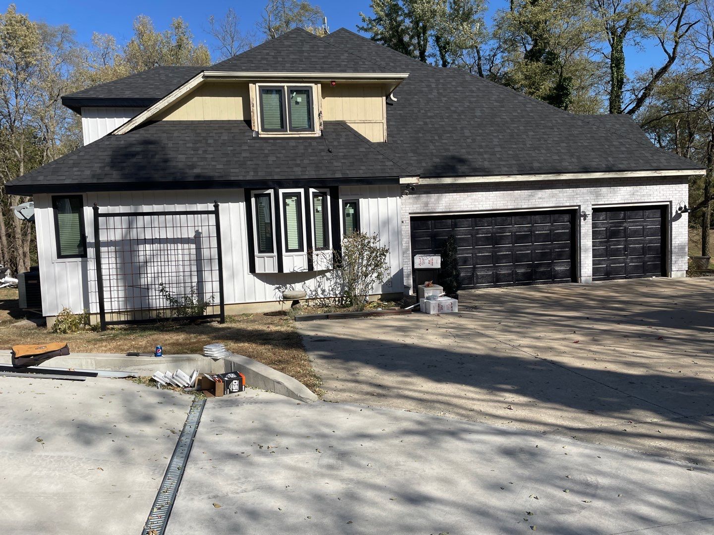 Complete Home Makeover  by EEC  Windows, Siding & Roofing 