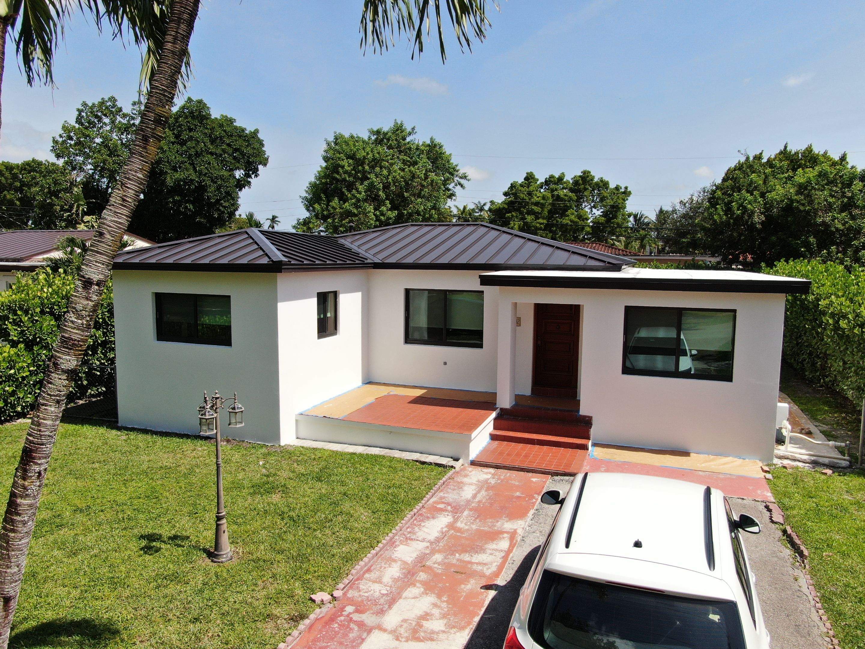 Metal Roof - Galvalume - Dark Bronze by Istueta Roofing
