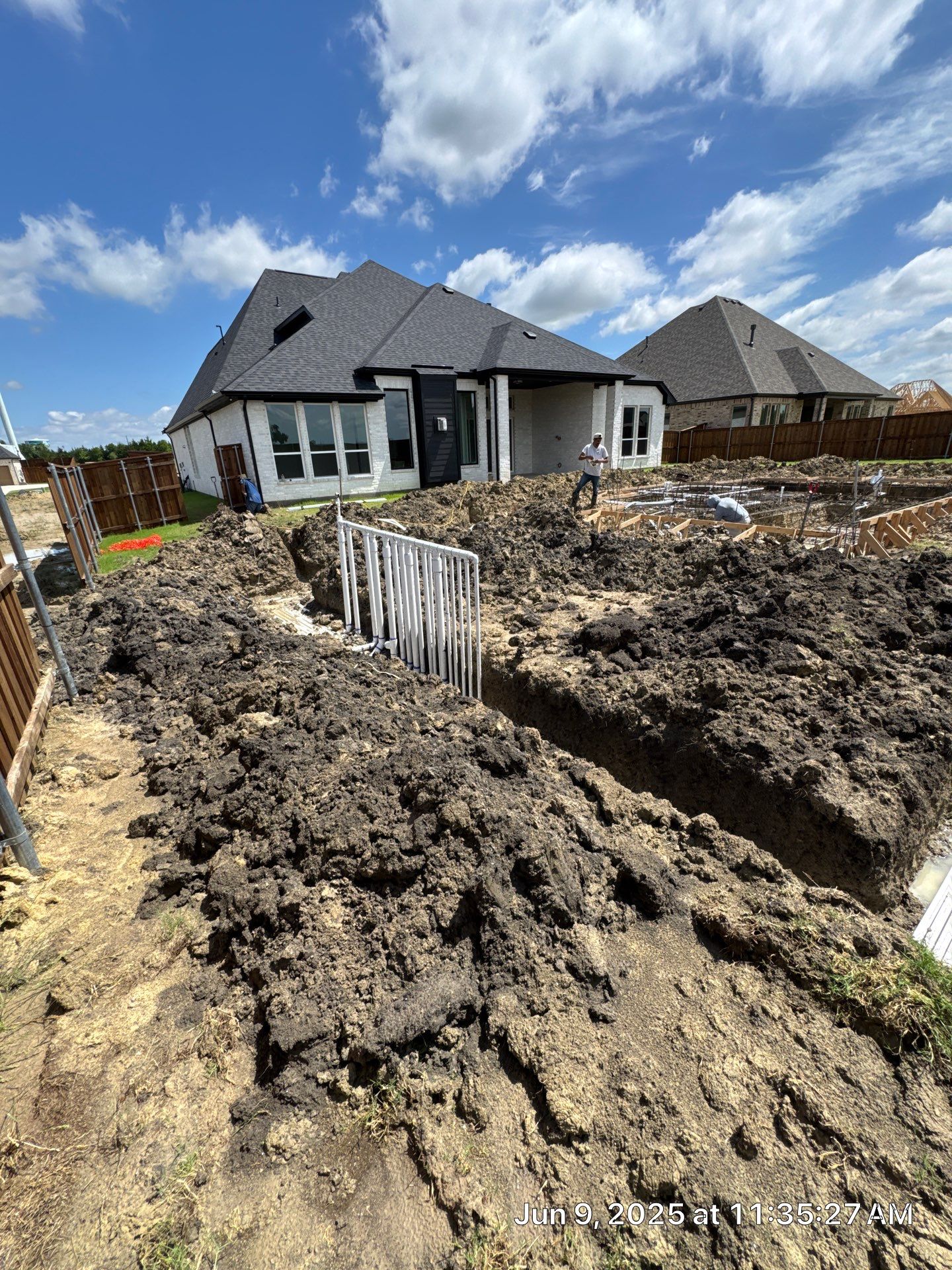 Geometric Pool with Inset Spa by Pinnacle Pools and Spas - DFW