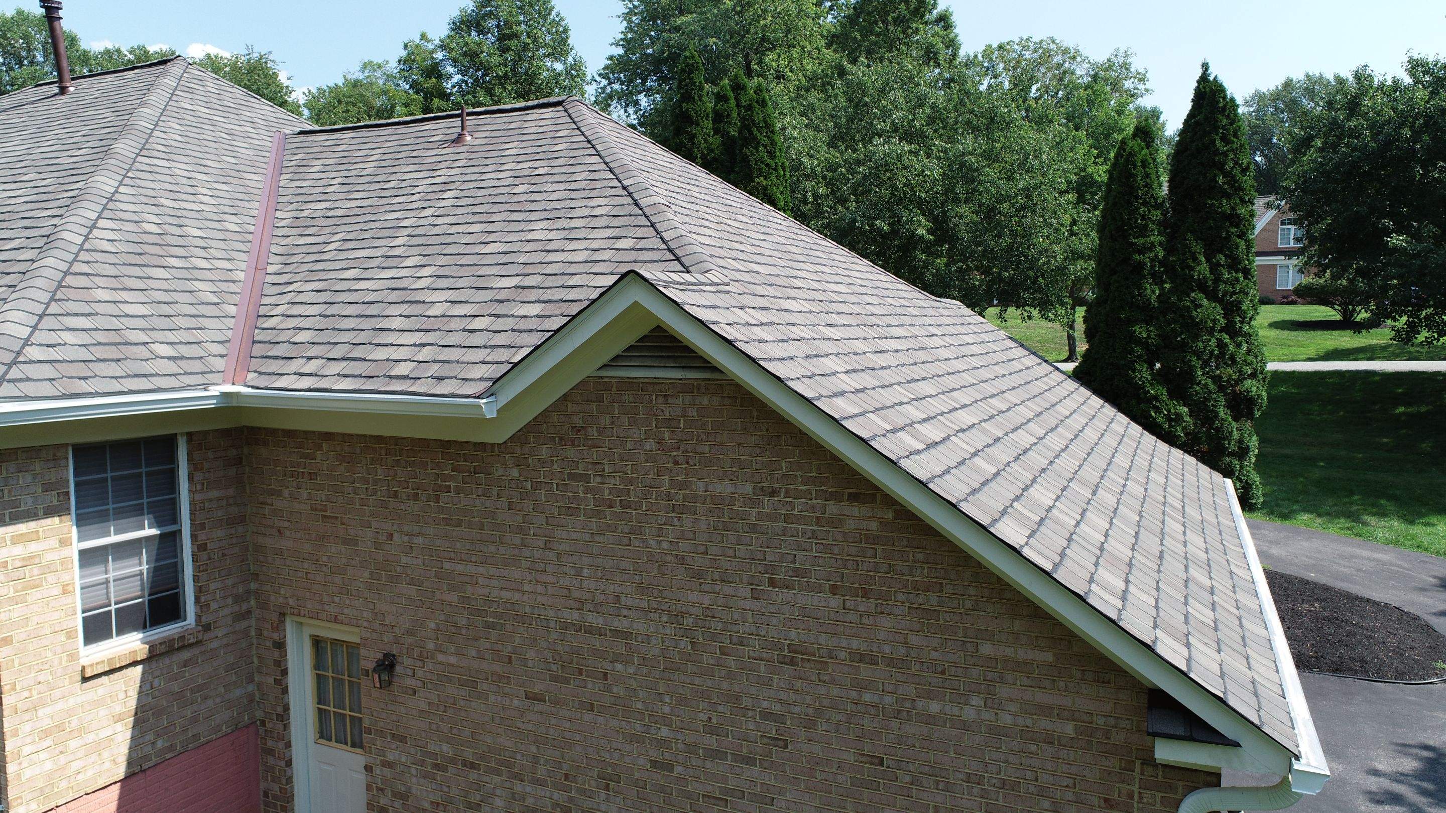 Roof Replacement using Certainteed Grand Manor Shingles by American Home Contractors