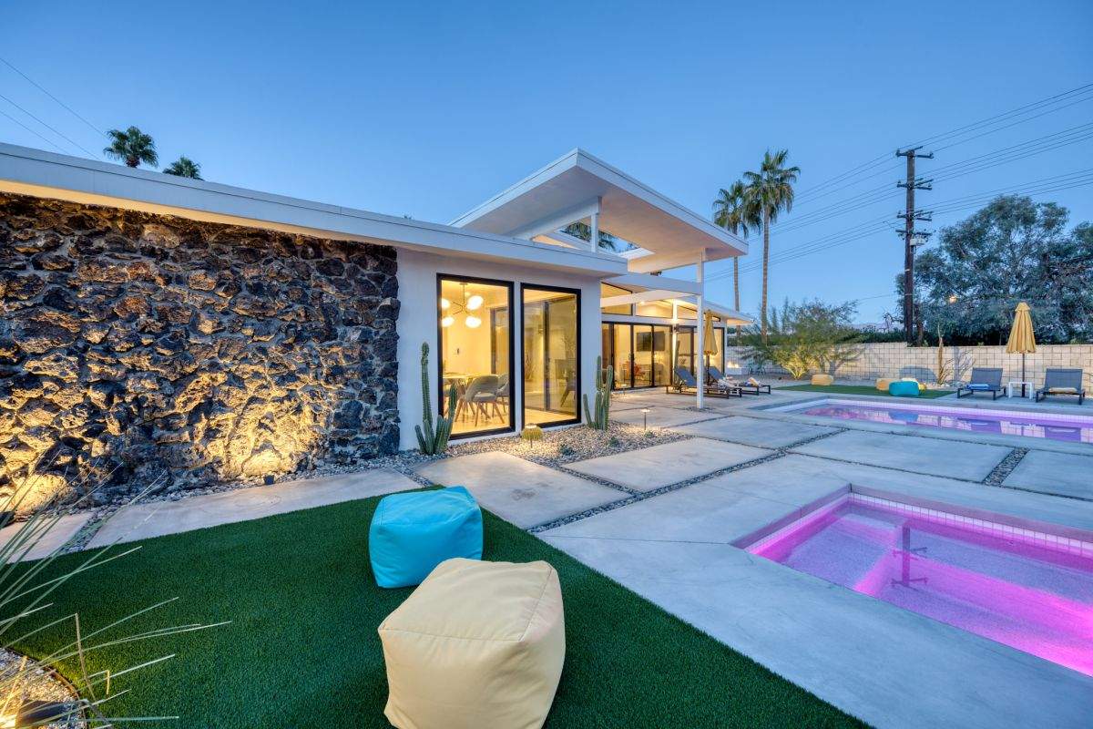 Palm Springs Midcentury Modern Home by One Stop Source