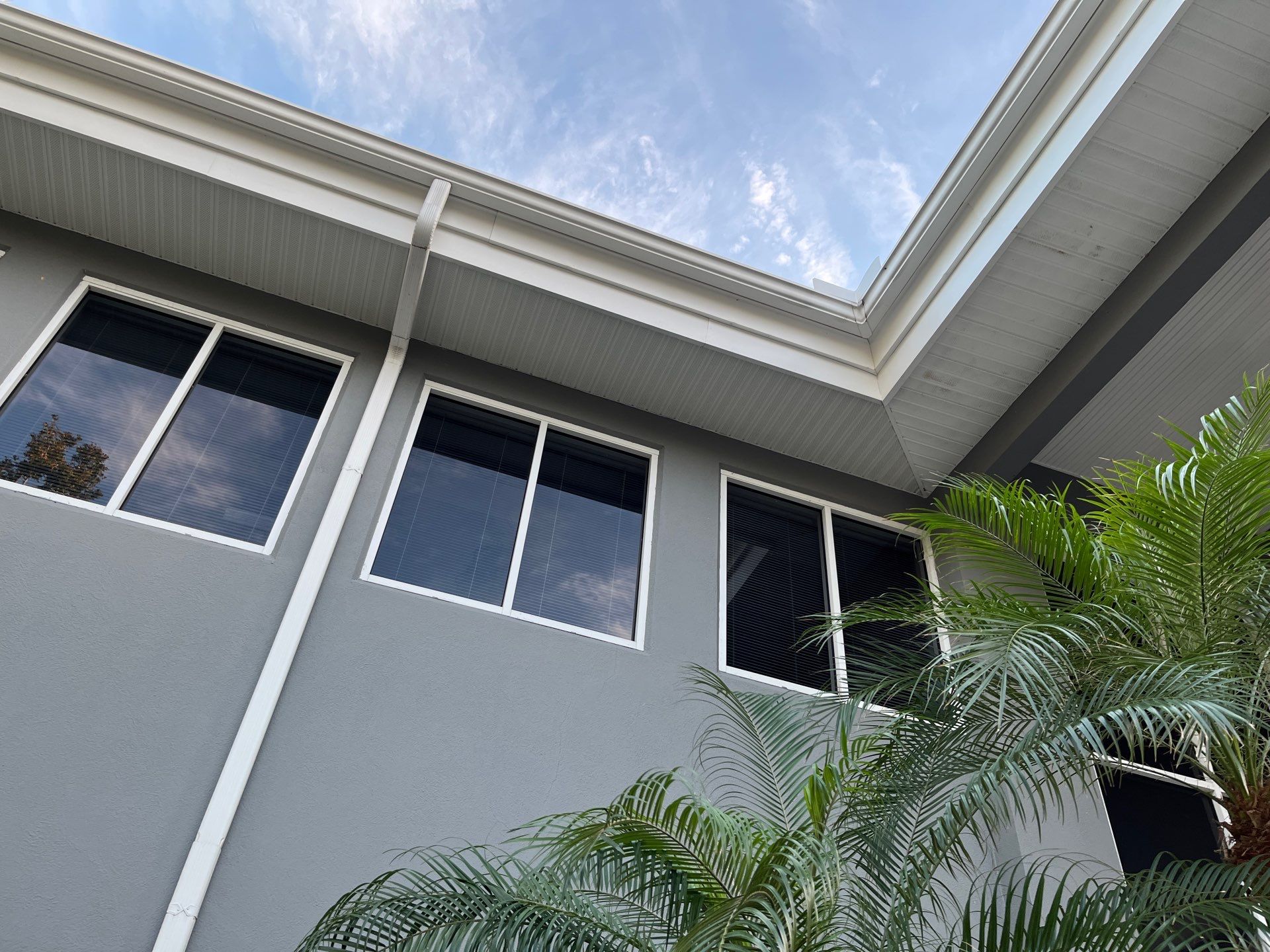 White Soffit and Fascia Replacement in Sarasota FL by Gutter Professors