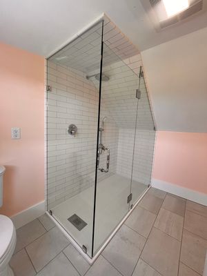 Floor-to Ceiling Shower using Tempered Shower Glass