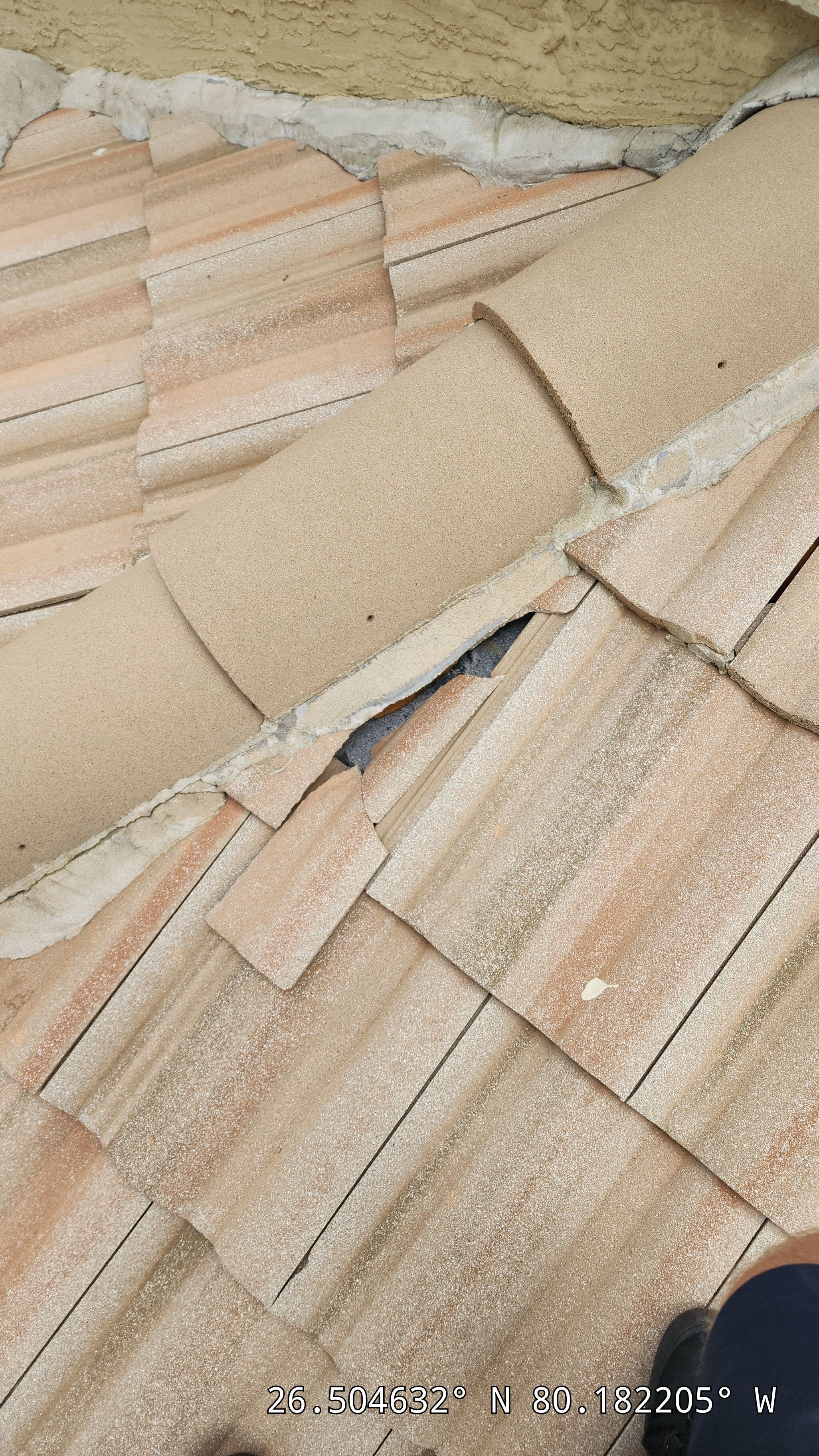 Tile Roof Repair in Boynton Beach ā Fast, Professional, and Reliable Service by Aastro Roofing