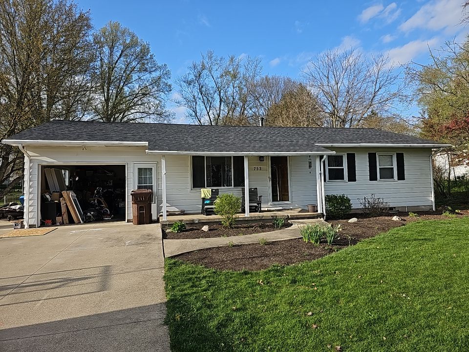 ATLAS PINNACLE COLOR: BLACK SHADOW DRIP EDGE: WHITE by Eagle Eye Roofing