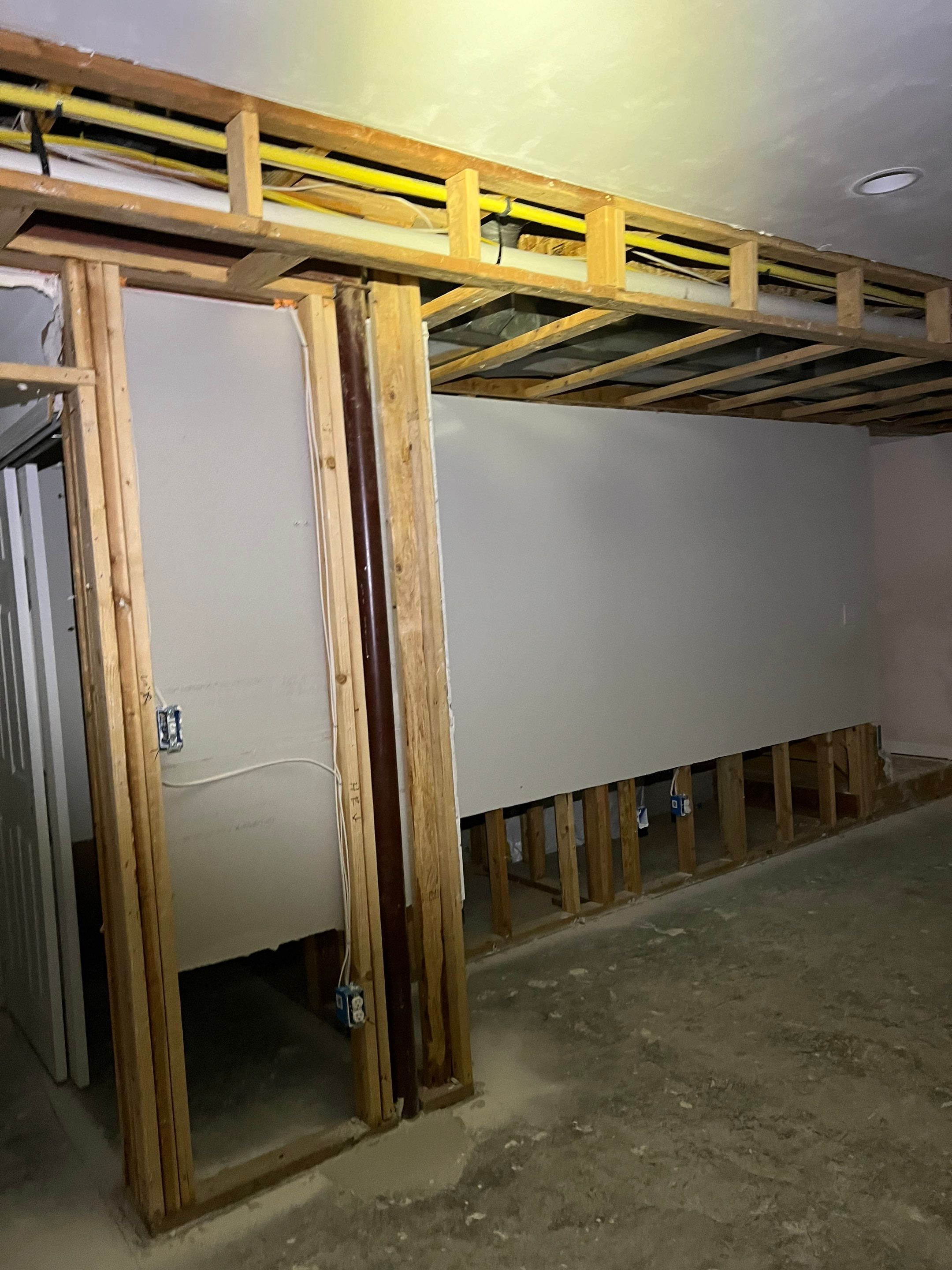 After Hours Emergency Water Extraction and Restoration in Middletown, Delaware by Healthy Home Solutions
