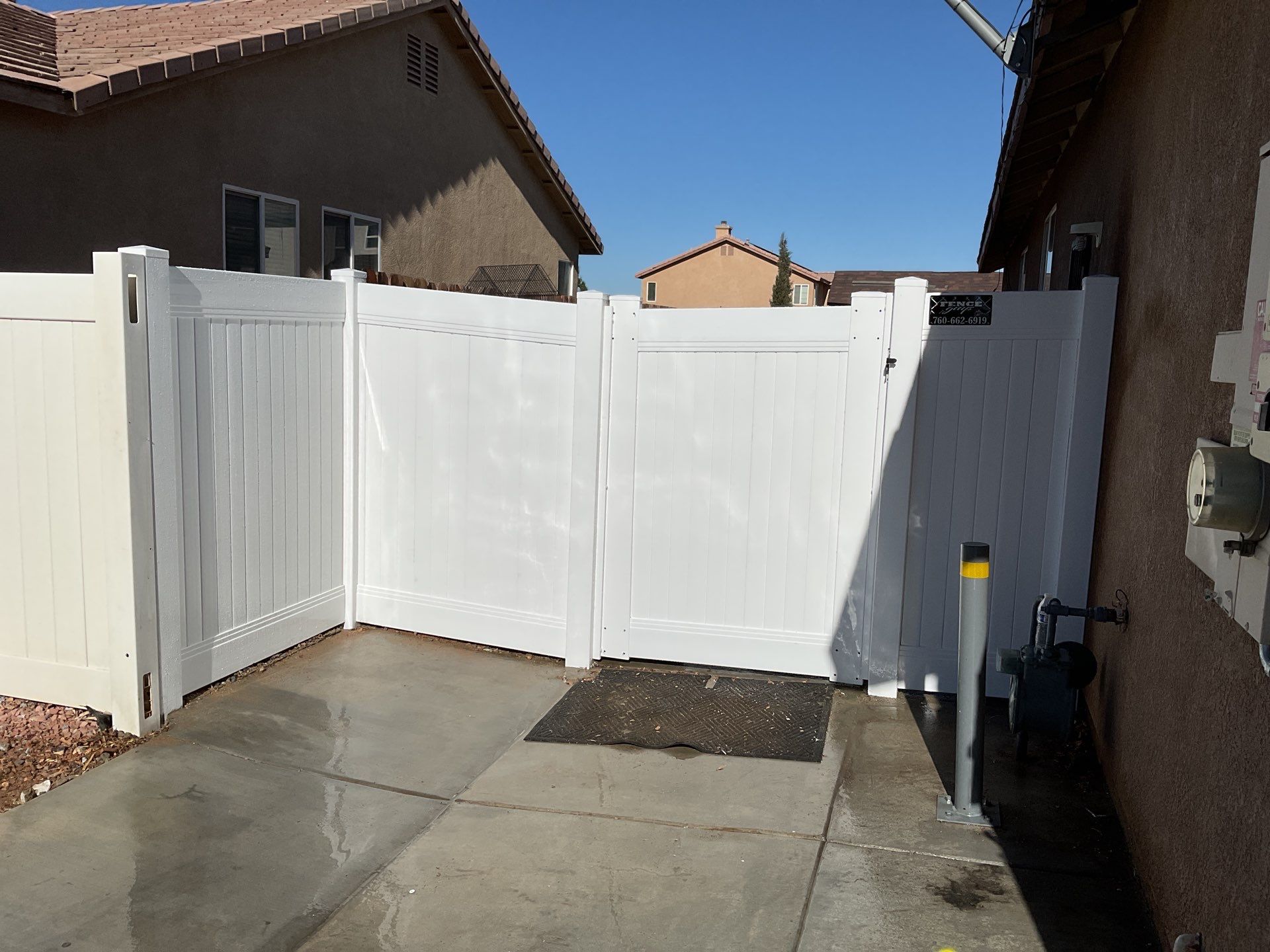 White Privacy Vinyl by Fence Guys Inc. 