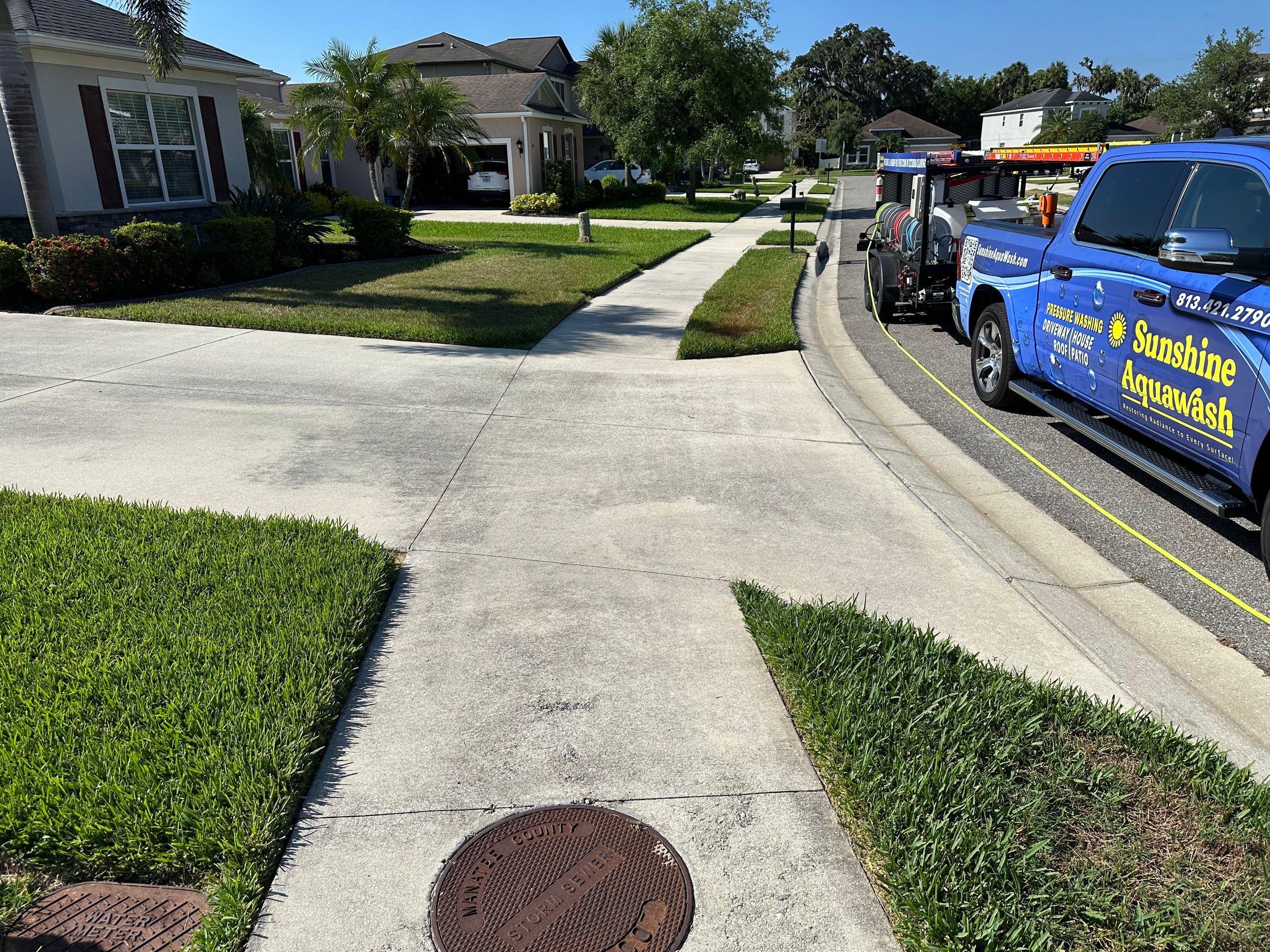 🚗 Concrete Driveway & Sidewalk Cleaning – Old Mill Preserve, Palmetto, FL by Sunshine AquaWash
