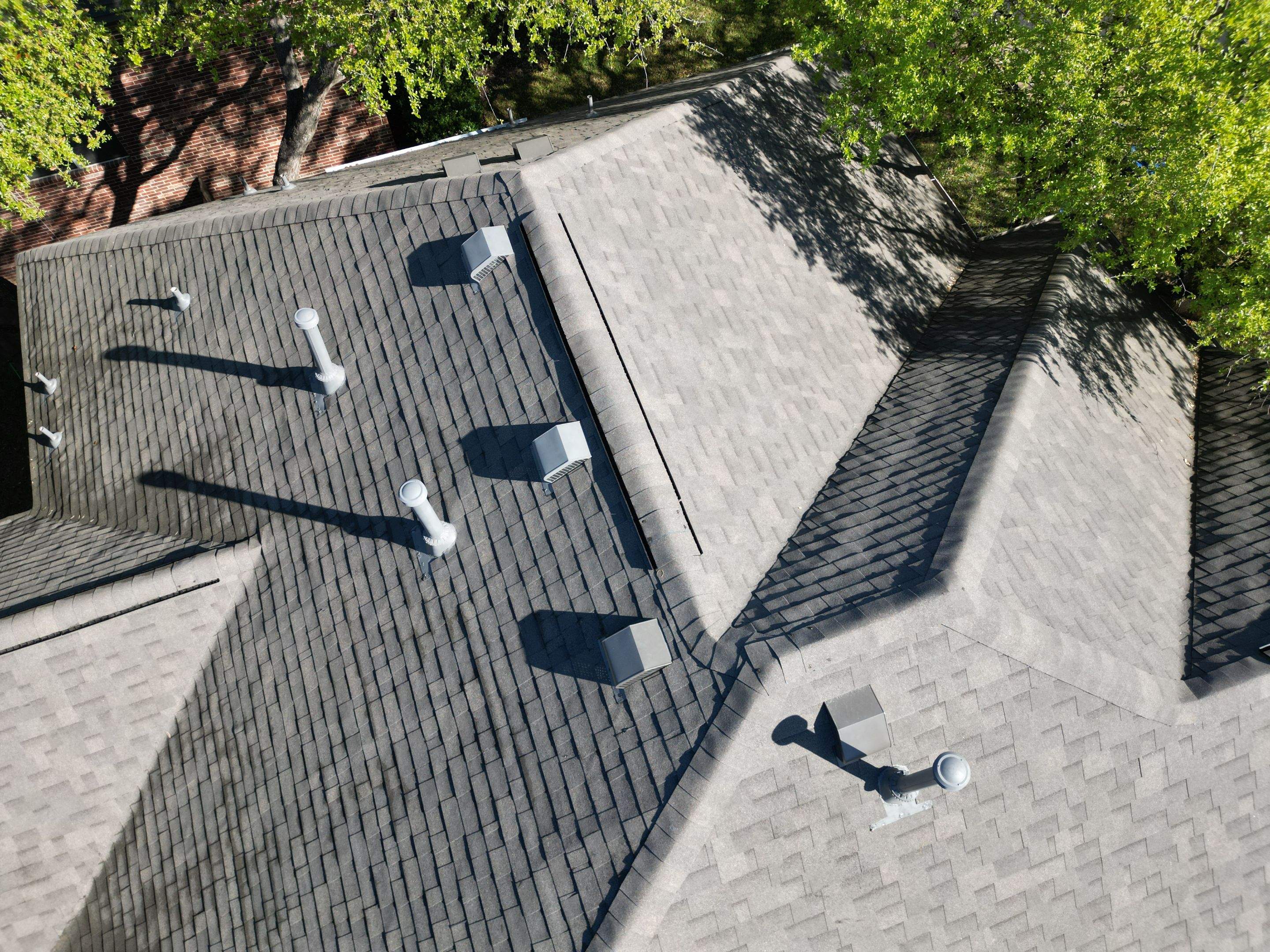 Weathered Wood - Malarkey Highlander by RoofsOnly.com