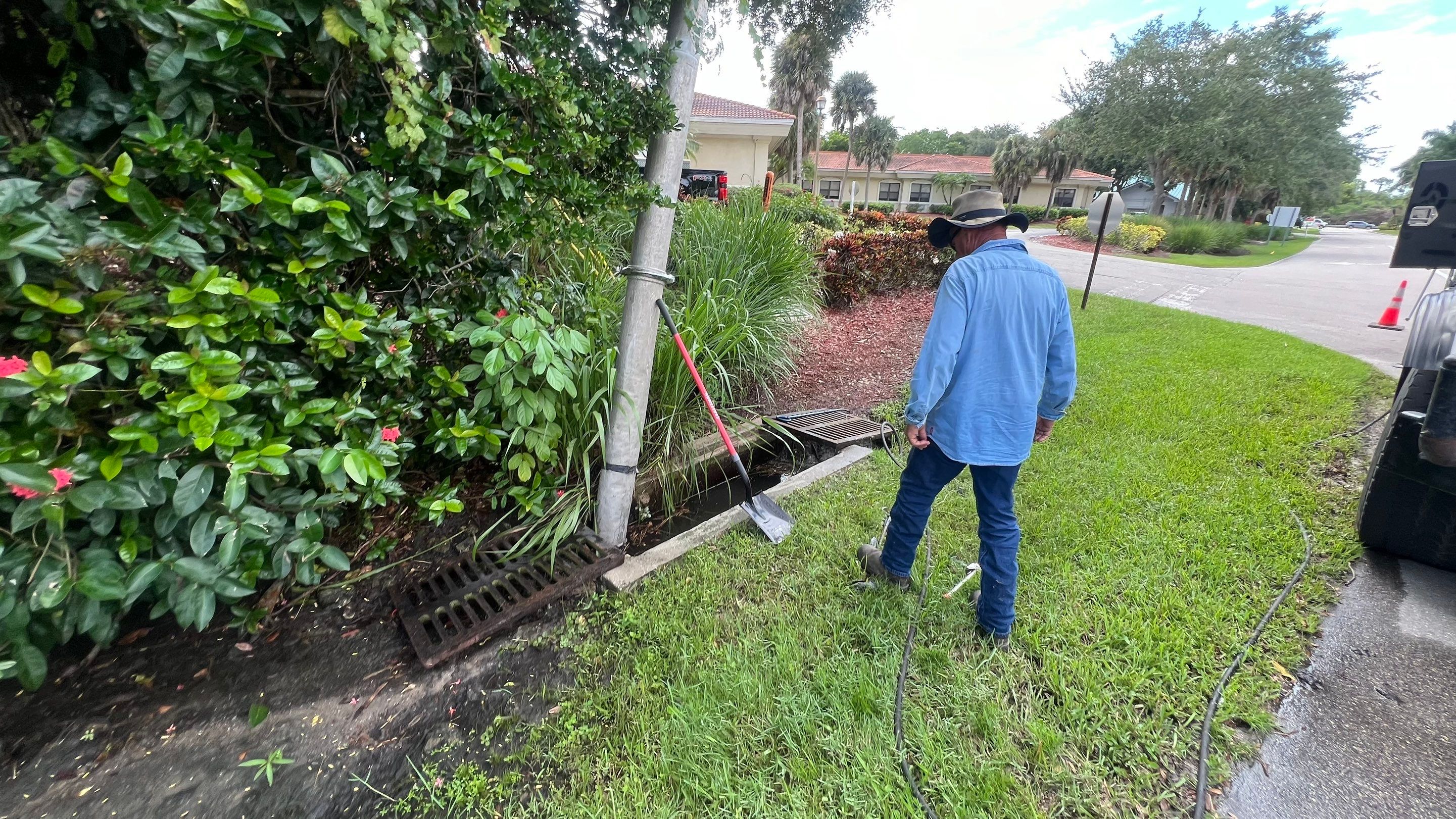 Naples Community Entry Road Stormwater System Cleaning by APS Power & Water