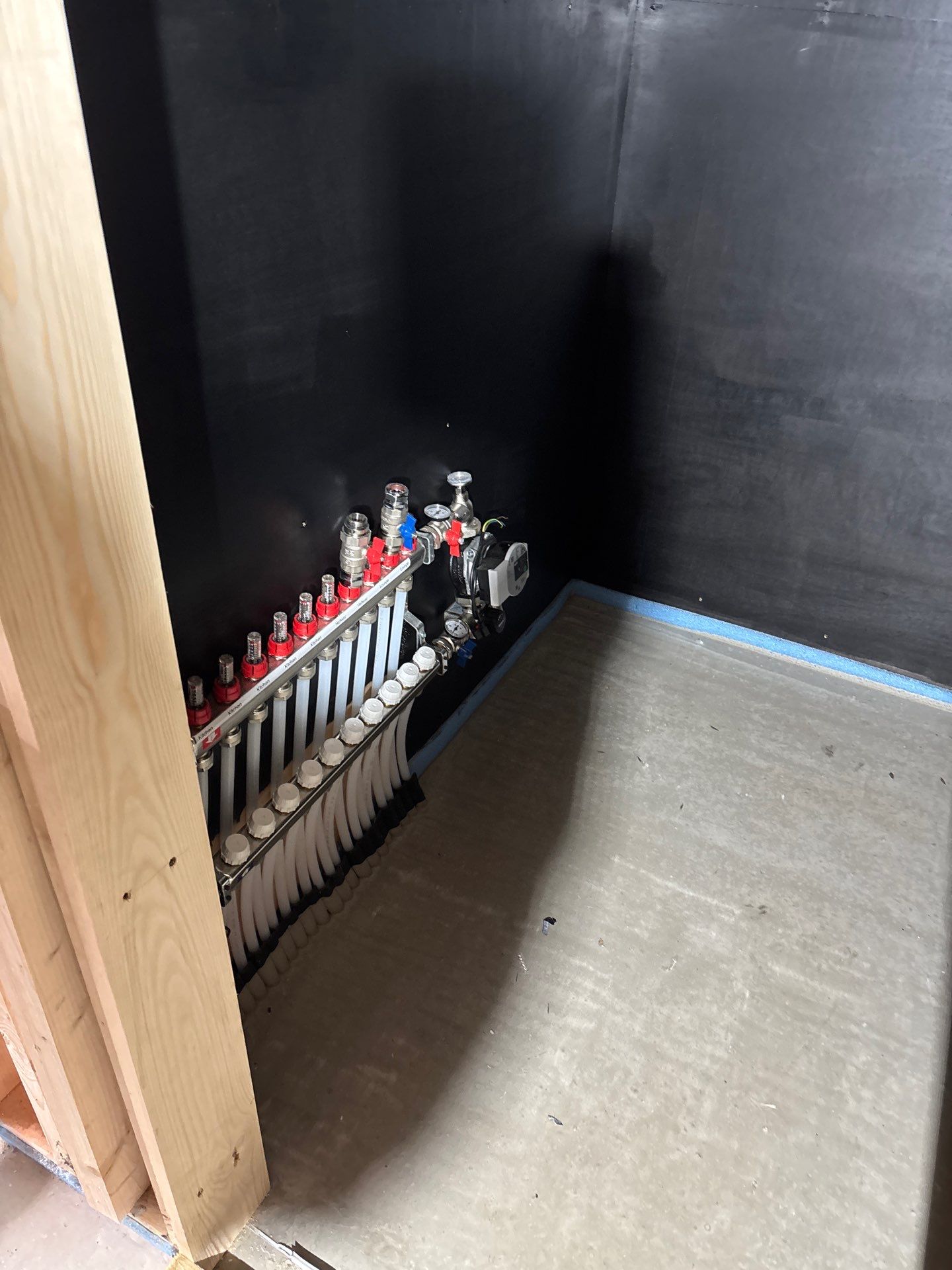 🔥 Heat Pumps in Old Stone Properties? Let’s Bust That Myth… by Elite Services Group Ltd