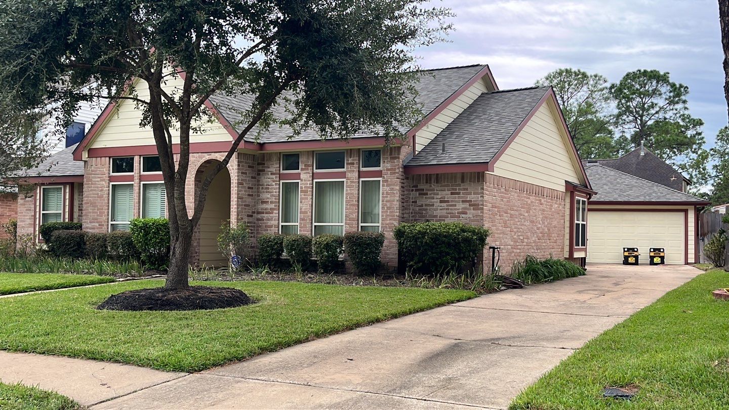 Residential Roofing Installation using Owen's Corning Duration (Lifetime) Shingles by Roof Repair Company