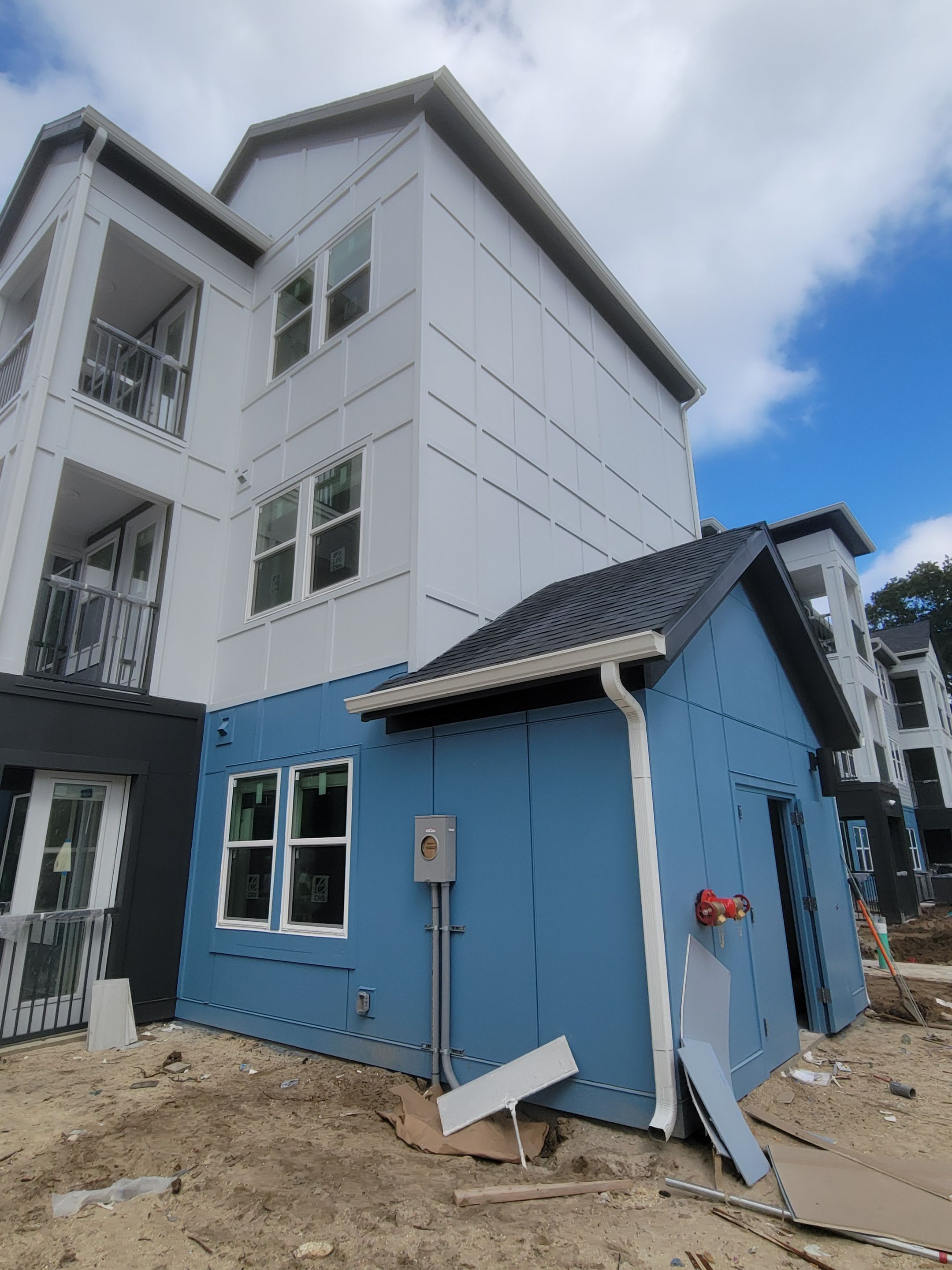 7-Inch Seamless Gutters for Large Roofs in Daytona Beach FL by Gutter Professors