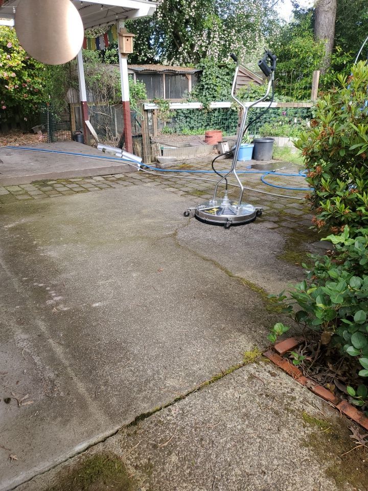 Patio Wash using Surface washer by Willamette Outdoor Wash LLC