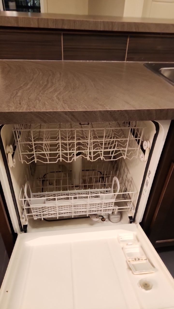 Move Out Cleaning Service by Tidyups Cleaning Service Inc