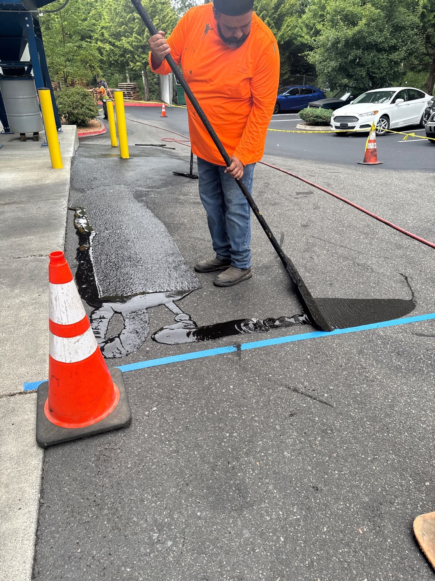 King Machine Business Parking Lot Sealcoat Overlay | Mukilteo by Jireh Asphalt & Concrete Inc 
