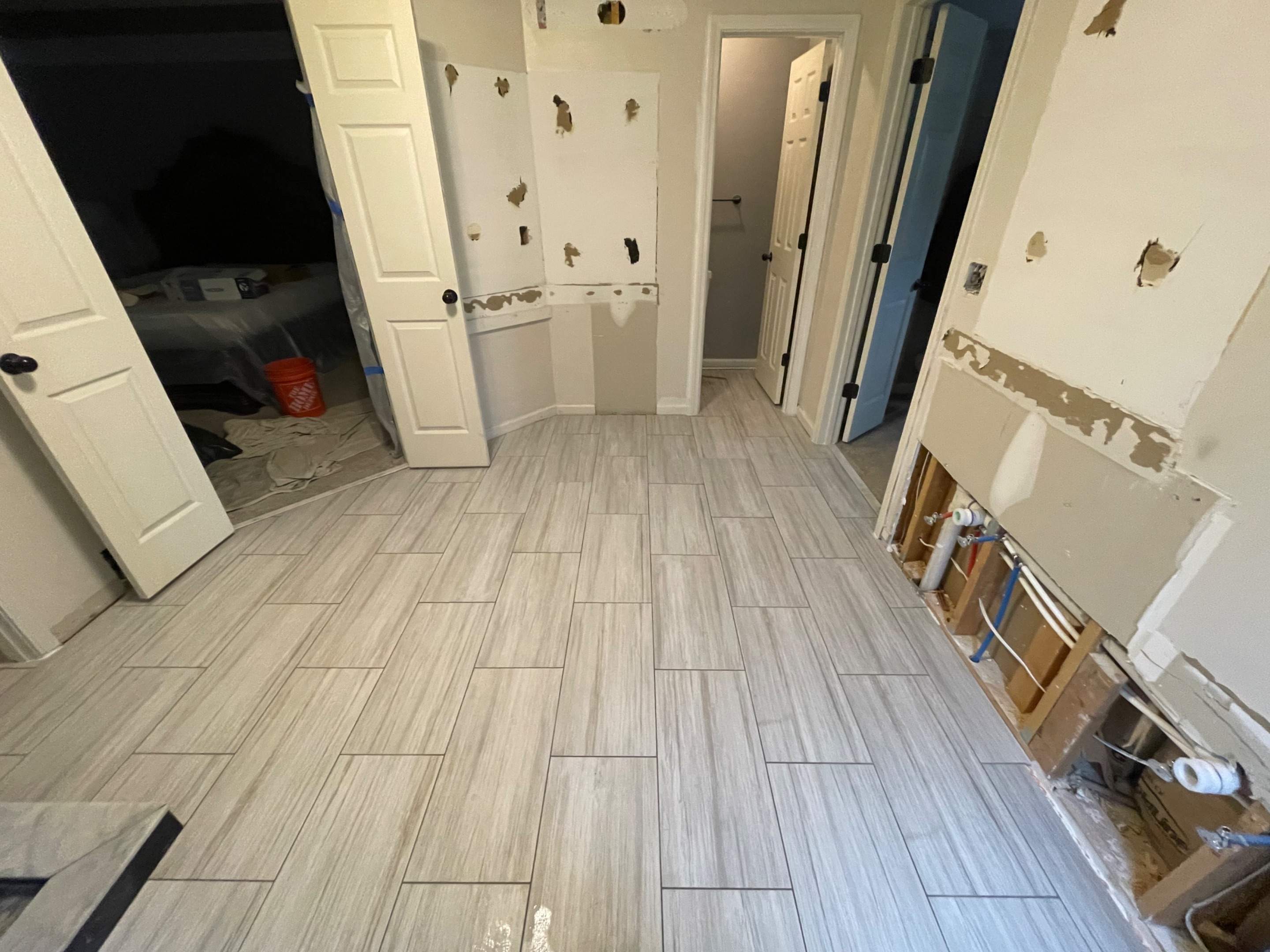 Master bathroom renovation by Prudencio