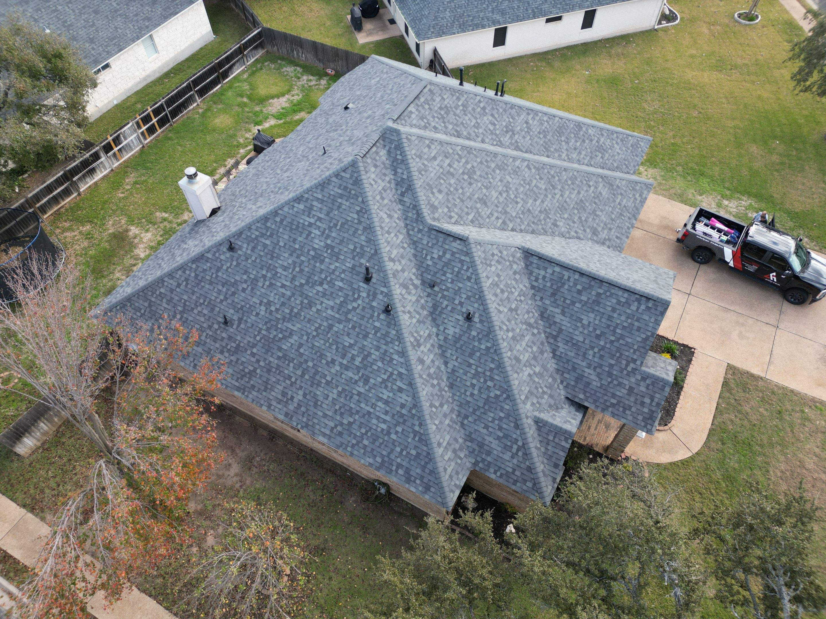 Estate Gray - Owens Corning TruDefinition Duration by RoofsOnly.com