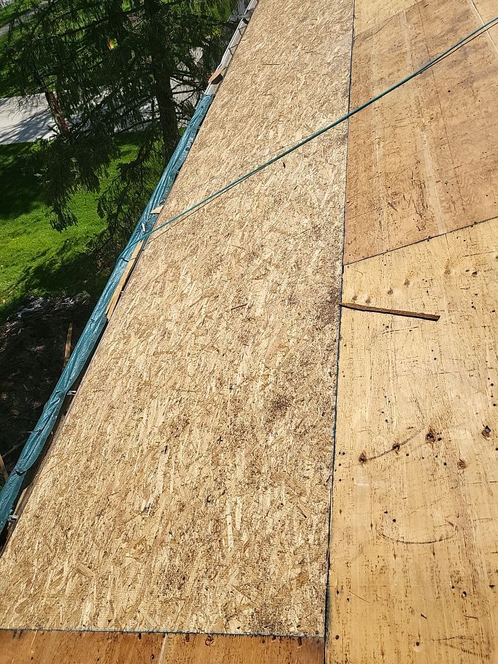 ATLAS PINNACLE COLOR: SUMMER STORM DRIP EDGE: WHITE by Eagle Eye Roofing