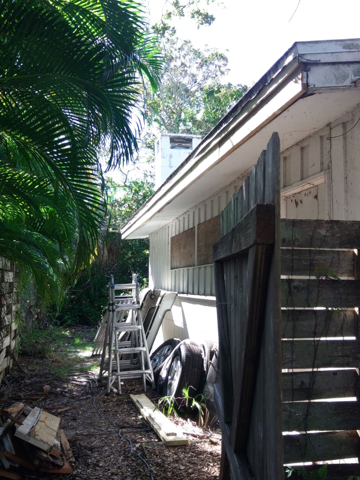 Gutter and Fascia Repair and Maintenance in Siesta Key FL by Gutter Professors