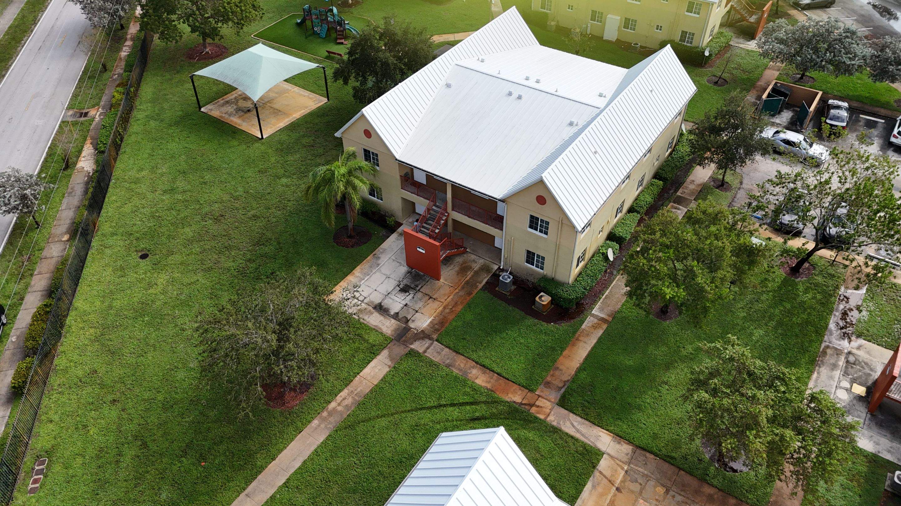 EVERGLADES HEIGHTS APTS. by Souffront Construction & Engineering