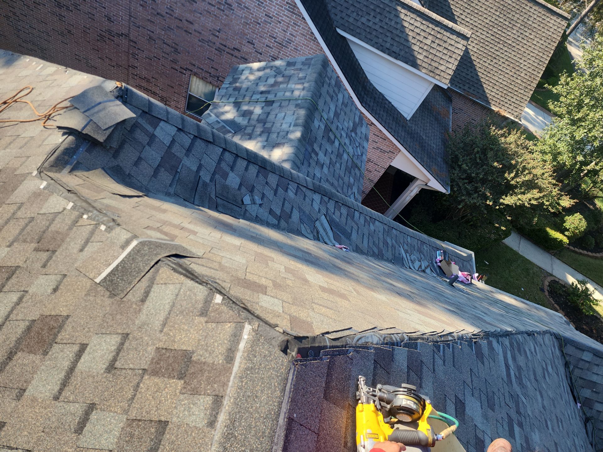 Residential Roofing Installation using Owen's Corning Duration (Lifetime) Shingles by Roof Repair Company