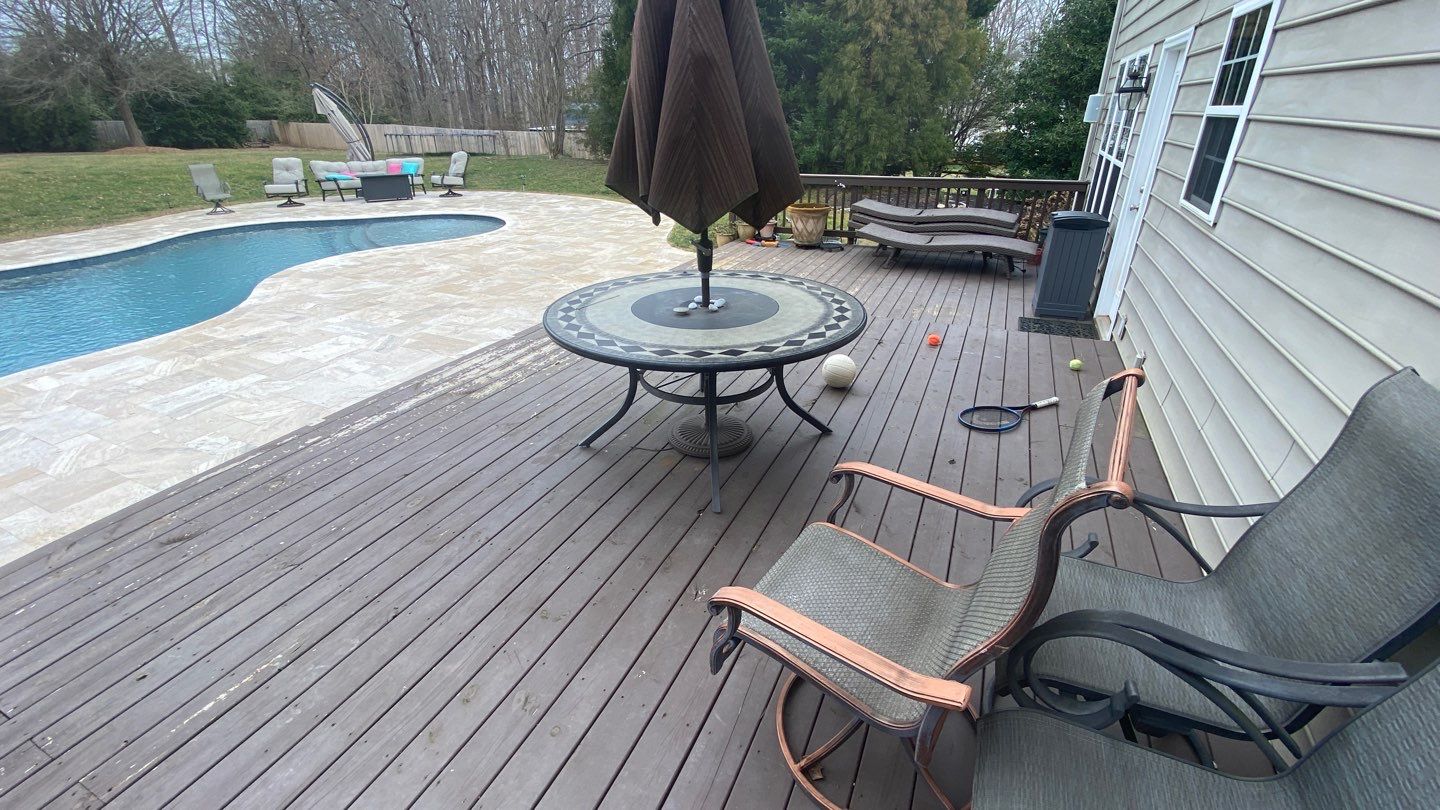 Coated Deck using AcryFin by DuraSeal