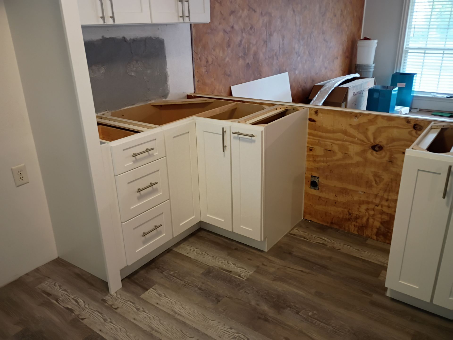 Rapid Cabinet Refitting: Turnkey Installation Completed in 48 Hours by Tibi Soli LLC