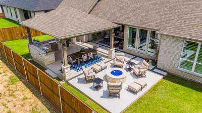 Backyard Hub: Structure & Style