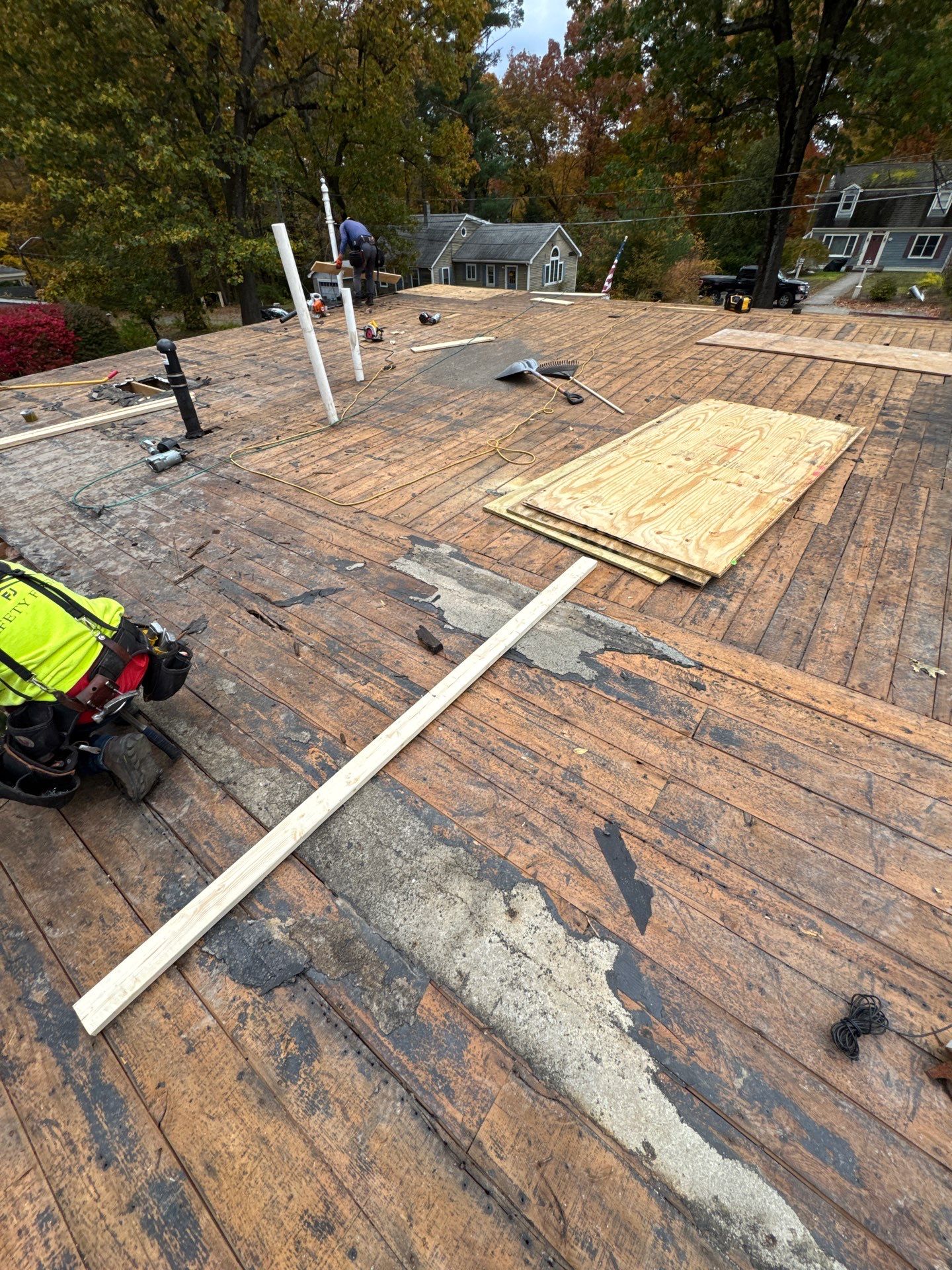 Westford EPDM Flat Roof with Gutter & Soffit/Fascia Replacement by Mighty Dog Roofing of Greater Middlesex County
