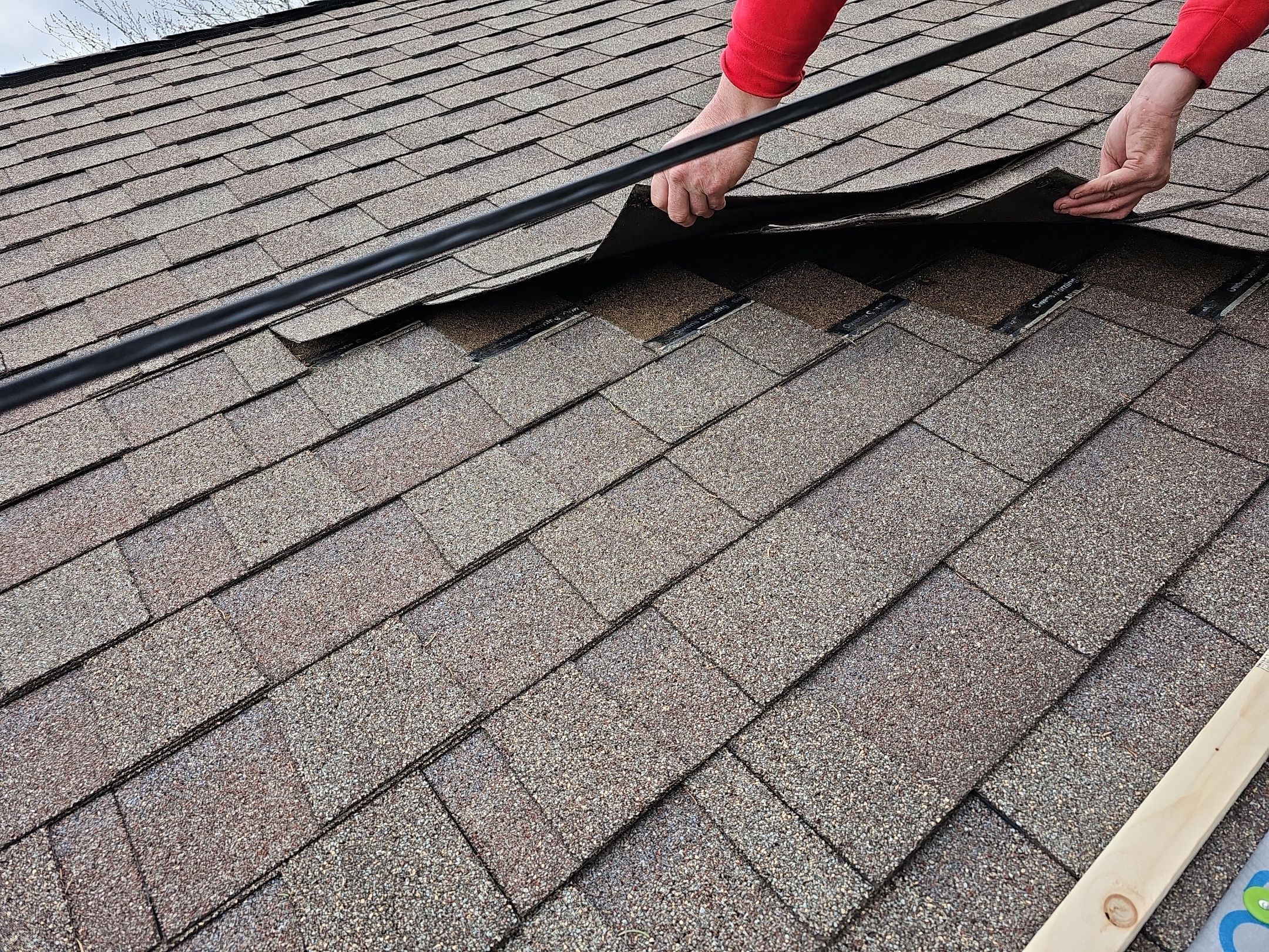 ATLAS PINNACLE COLOR: WEATHERED SHADOW by Eagle Eye Roofing