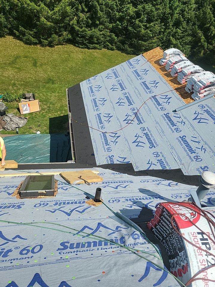 ATLAS PINNACLE COLOR: WEATHERED SHADOW by Eagle Eye Roofing