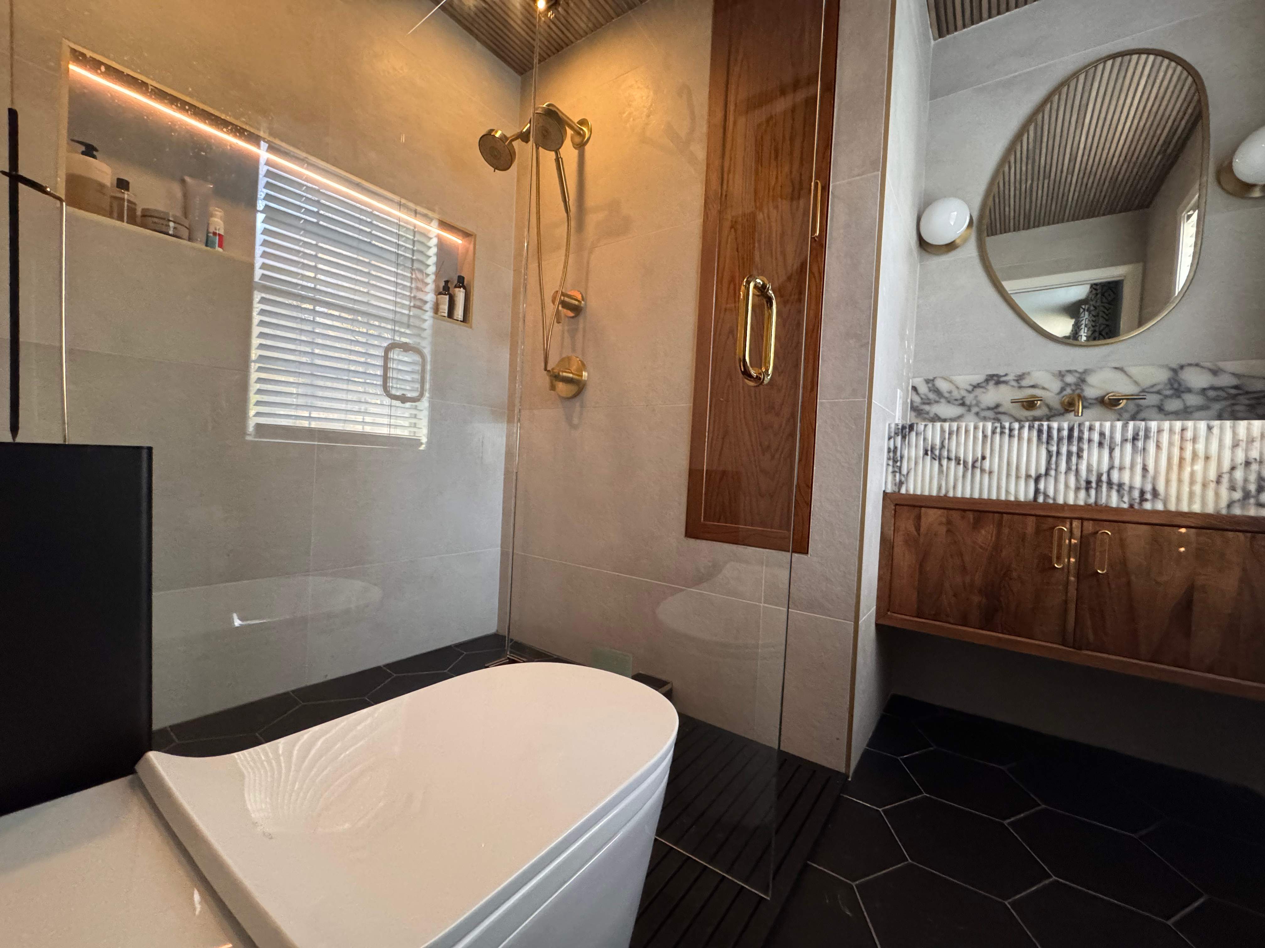 Master bathroom renovation by Prudencio