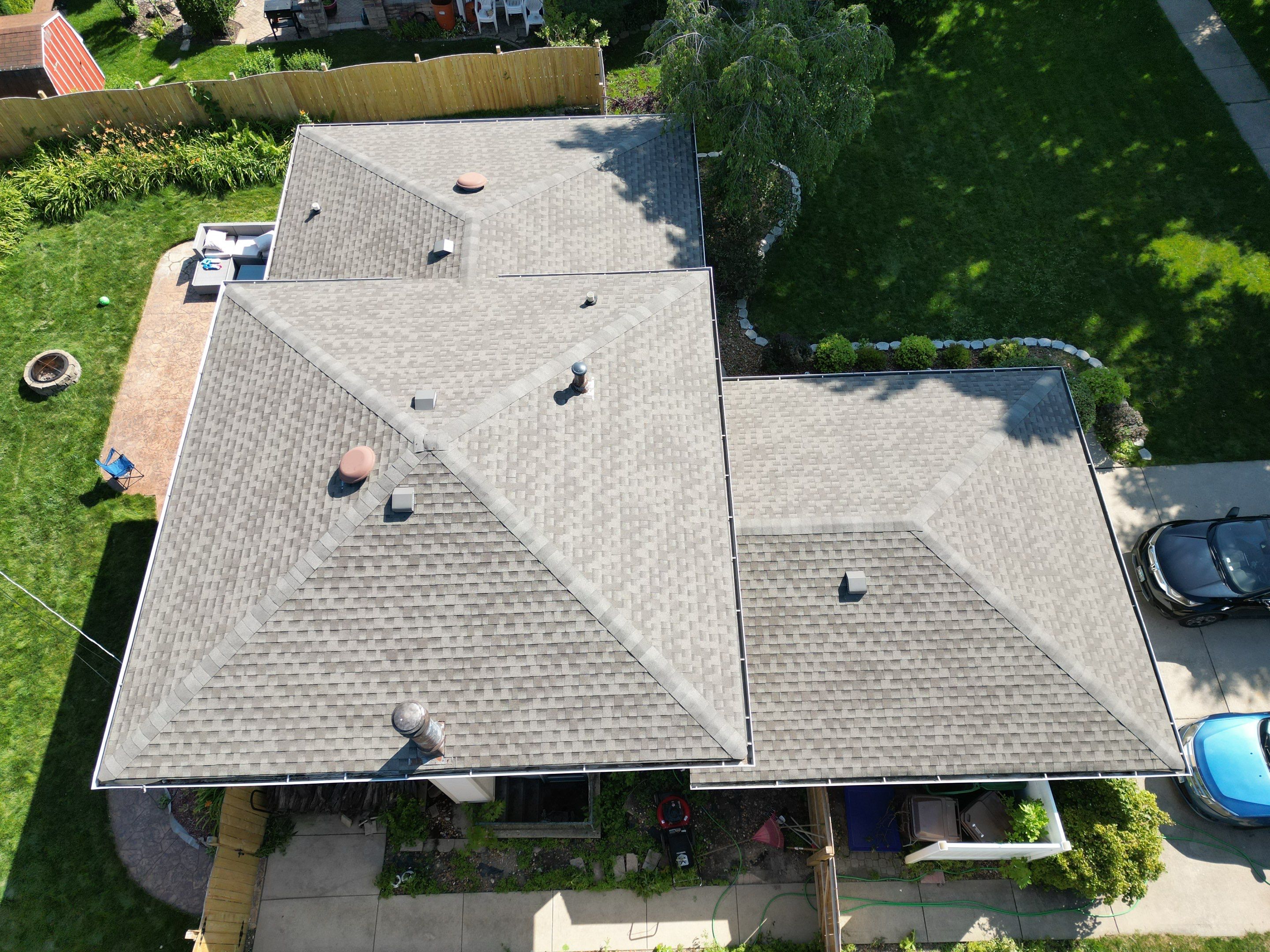 Roofing with GAF weathered wood by Optimal Home Improvement 