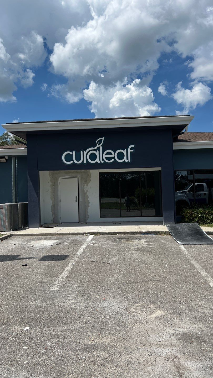 Curaleaf Receive and Install for Sign Partner by SignCrafters