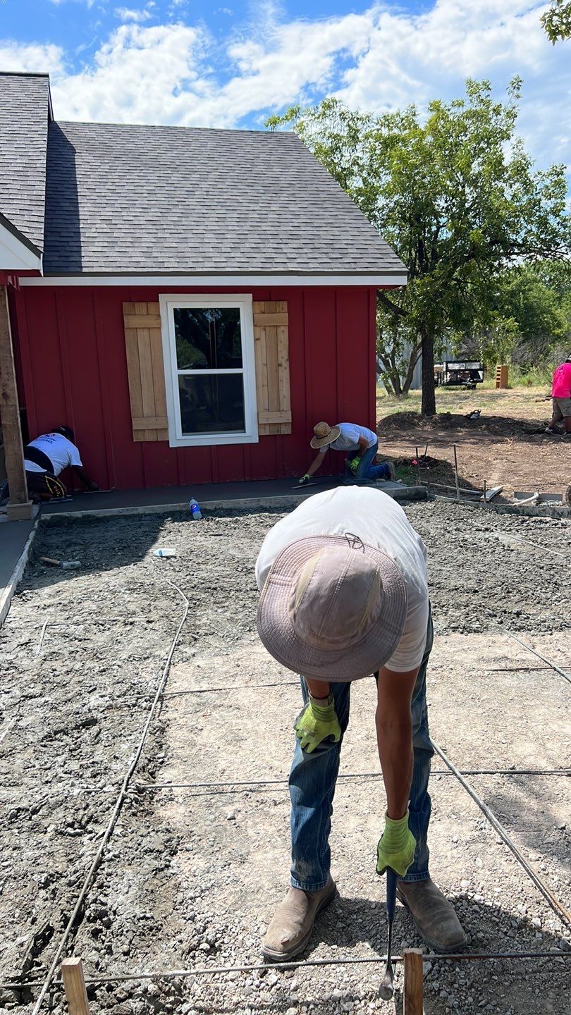 1000' Drive and Patio using Concrete by Clays Services Inc
