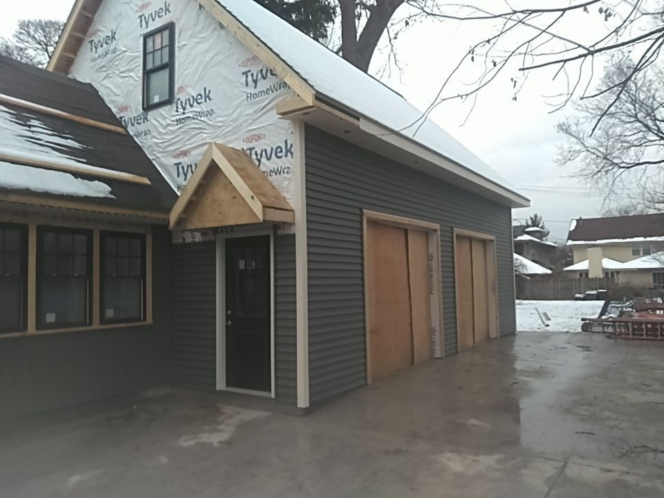 Garage by Ivy Lea Construction