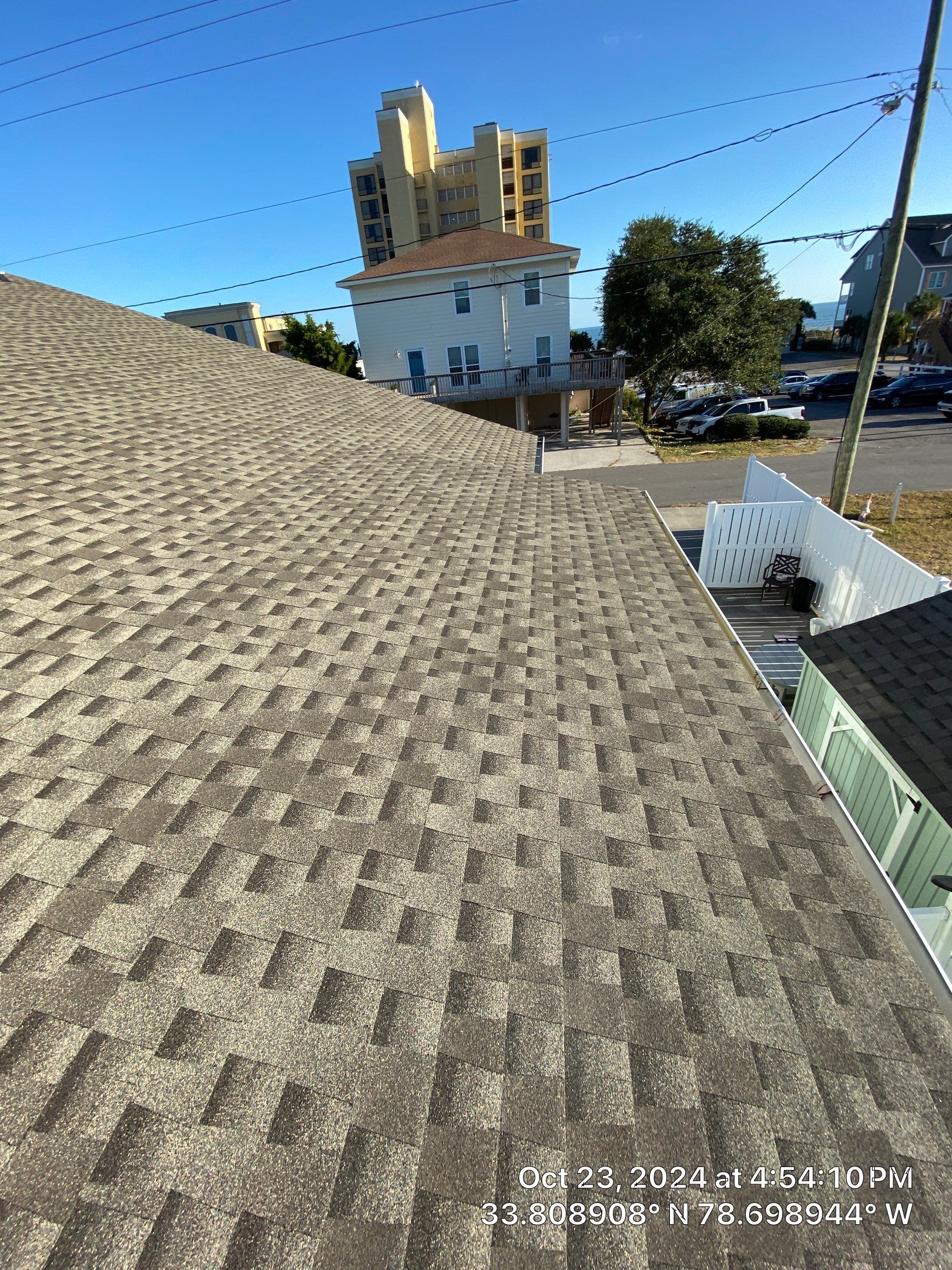 GAF HDZ - Weathered Wood by Linta Roofing Inc