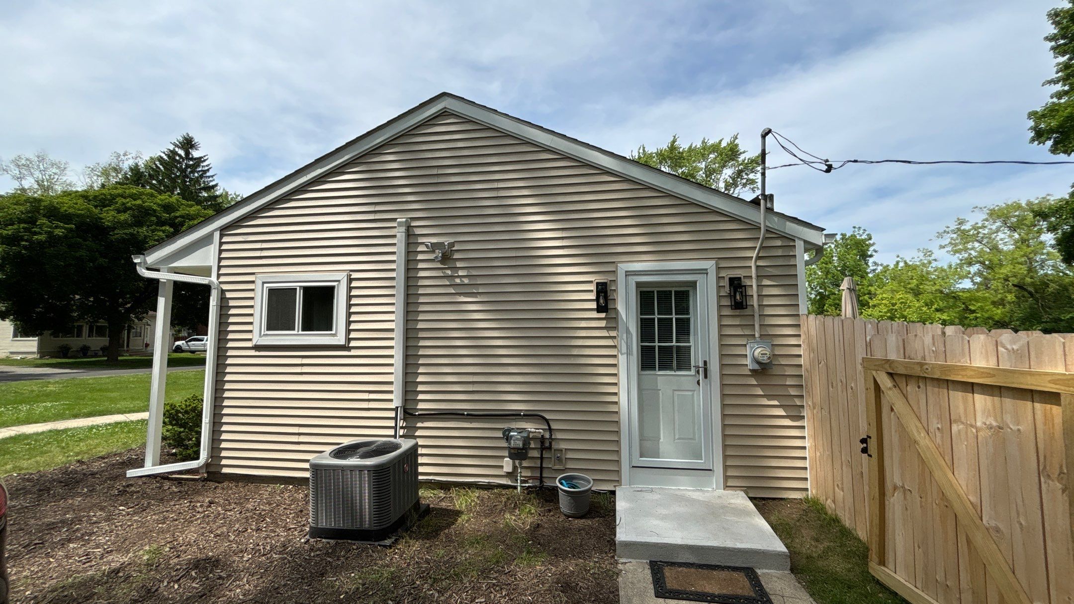 Siding Replacement using Certainteed Classic Restoration D4 by 180 Contractors