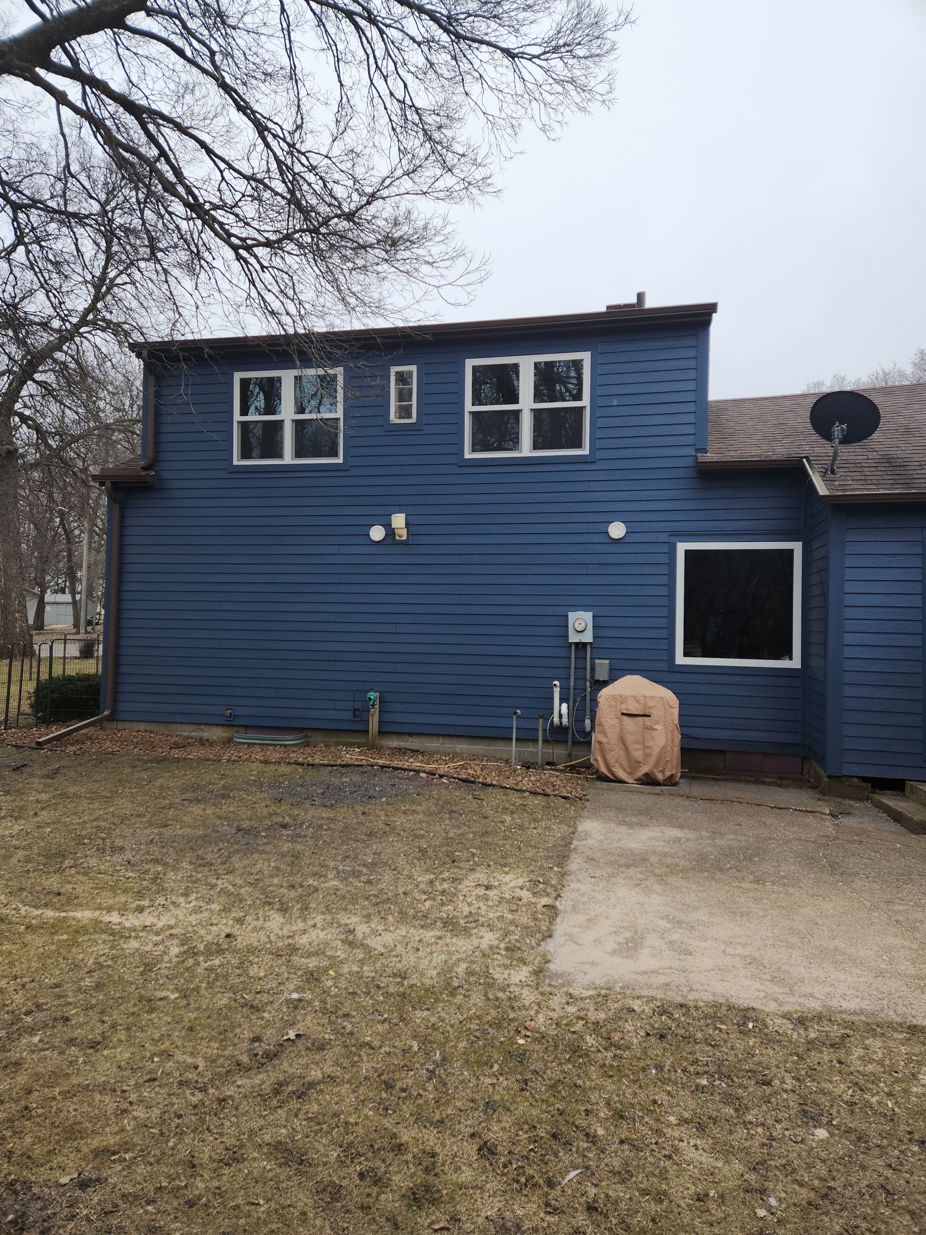 5" Gutters in Lake Lillian by Next Level Seamless Gutters / Exteriors Inc.