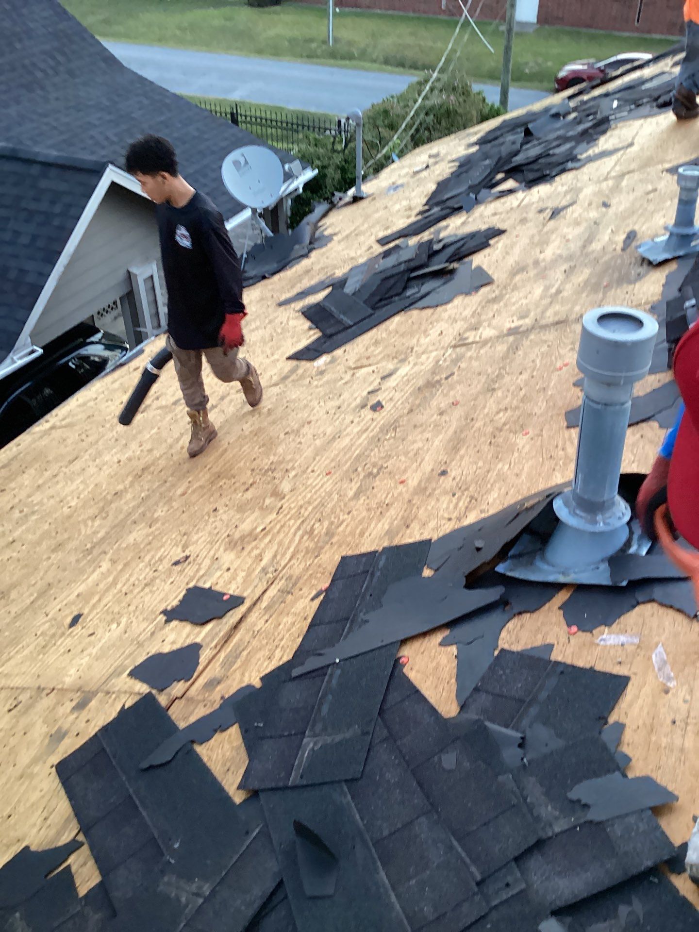 Residential Roofing Installation using Owen's Corning Duration (Lifetime) Shingles by Roof Repair Company