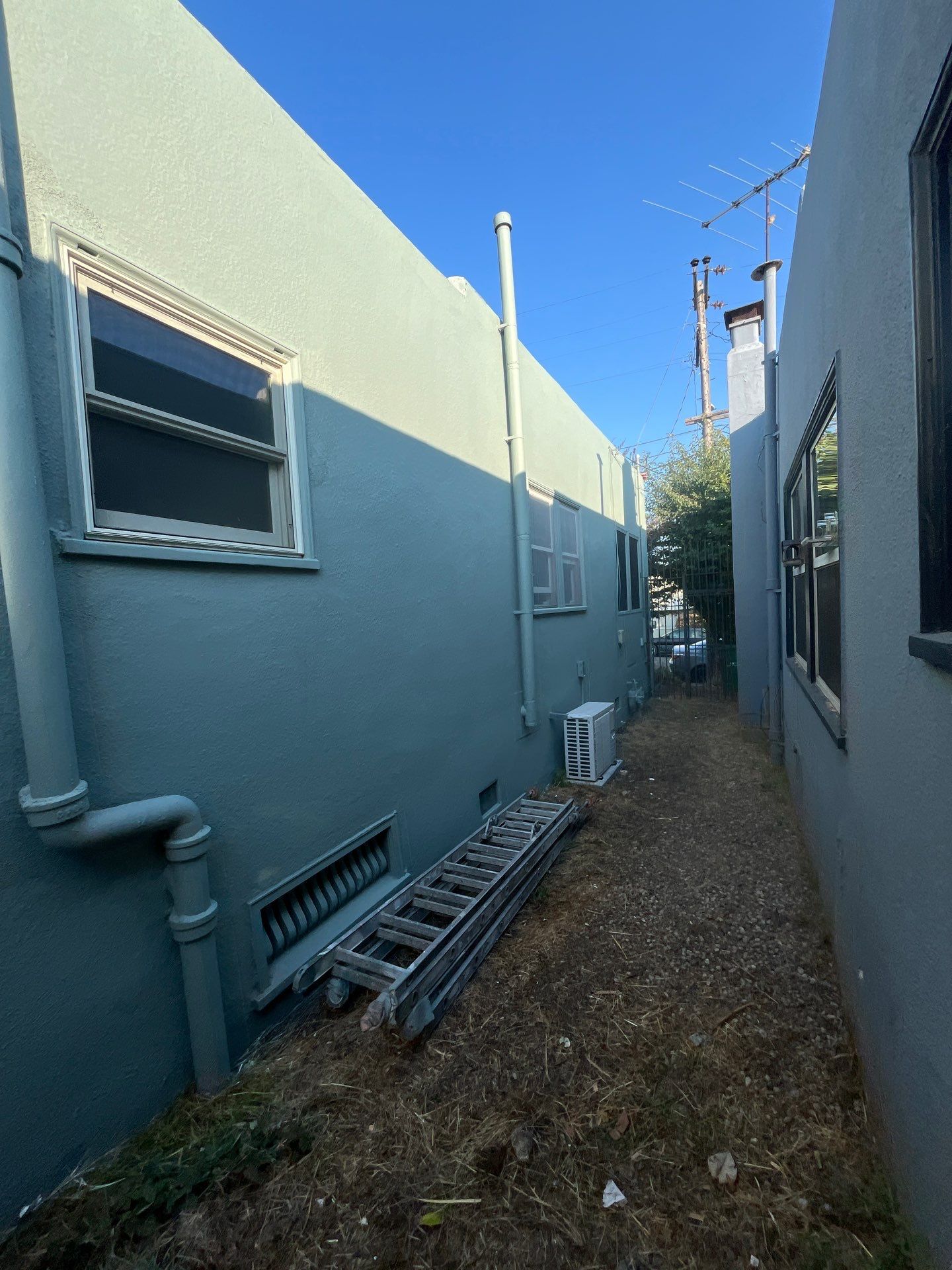 Project in Oakland by Herrera’s Bay Area Painting inc.