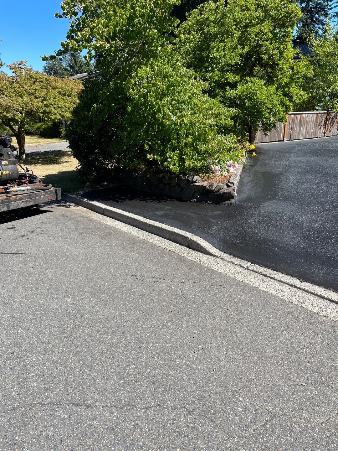 Driveway Sealcoat Repair | Bothell  by Jireh Asphalt & Concrete Inc 