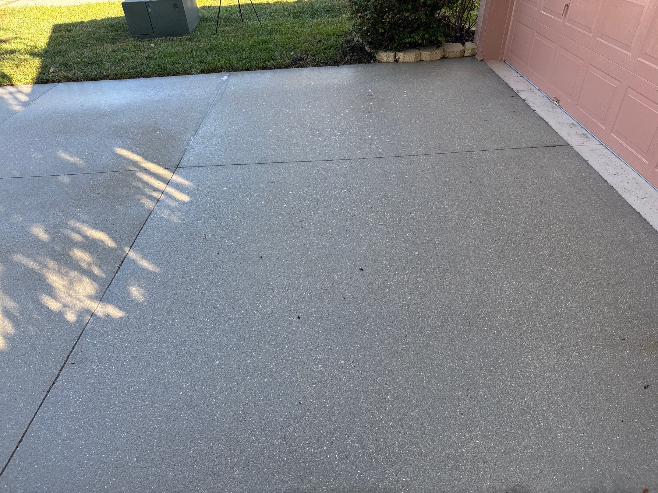 Concrete Driveway, Entryway, Flowerbed Curbing & Statue Cleaning in Heather Glen, Palmetto, FL | Sunshine AquaWash by Sunshine AquaWash