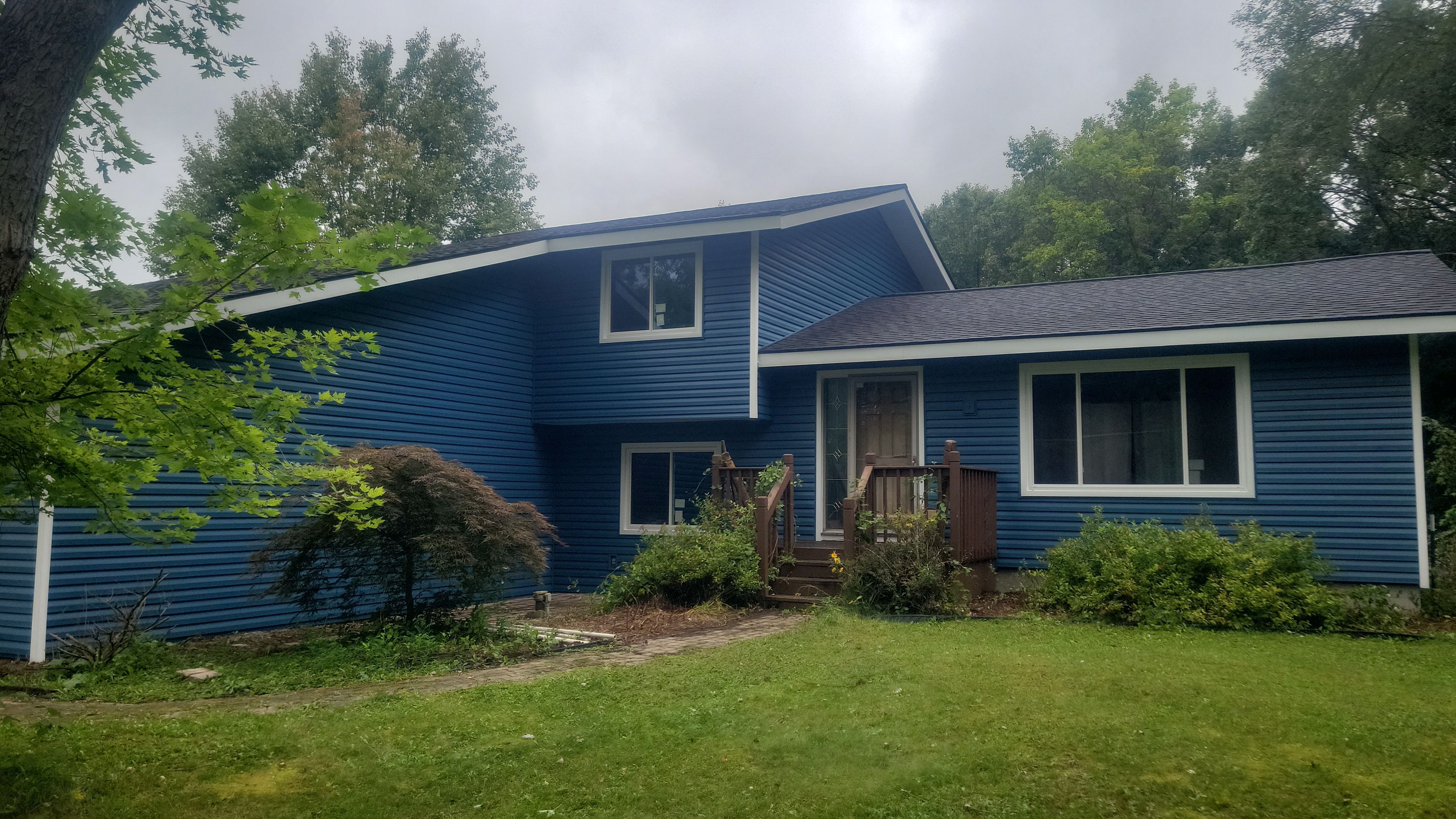 Siding Replacement using Alside D4 1/2" Dutchlap by 180 Contractors