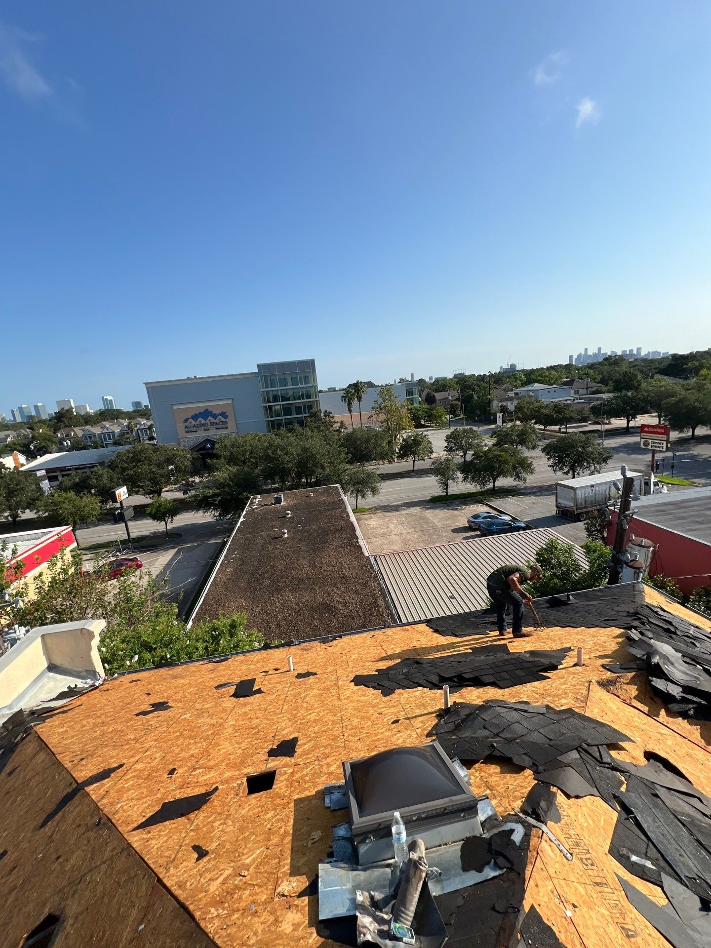 Residential Roofing Installation using Owen's Corning Duration (Lifetime) Shingles by Roof Repair Company