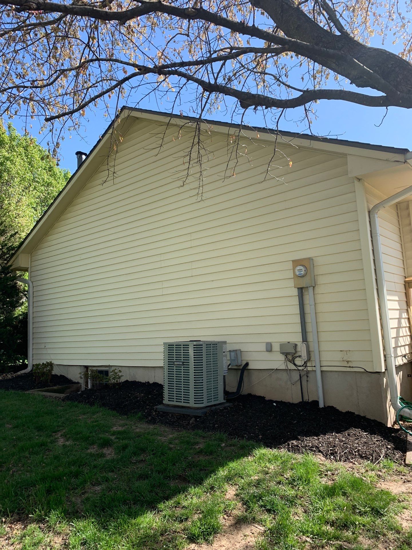 New Craneboard Siding on this Platte City, Mo home  by EEC  Windows, Siding & Roofing 