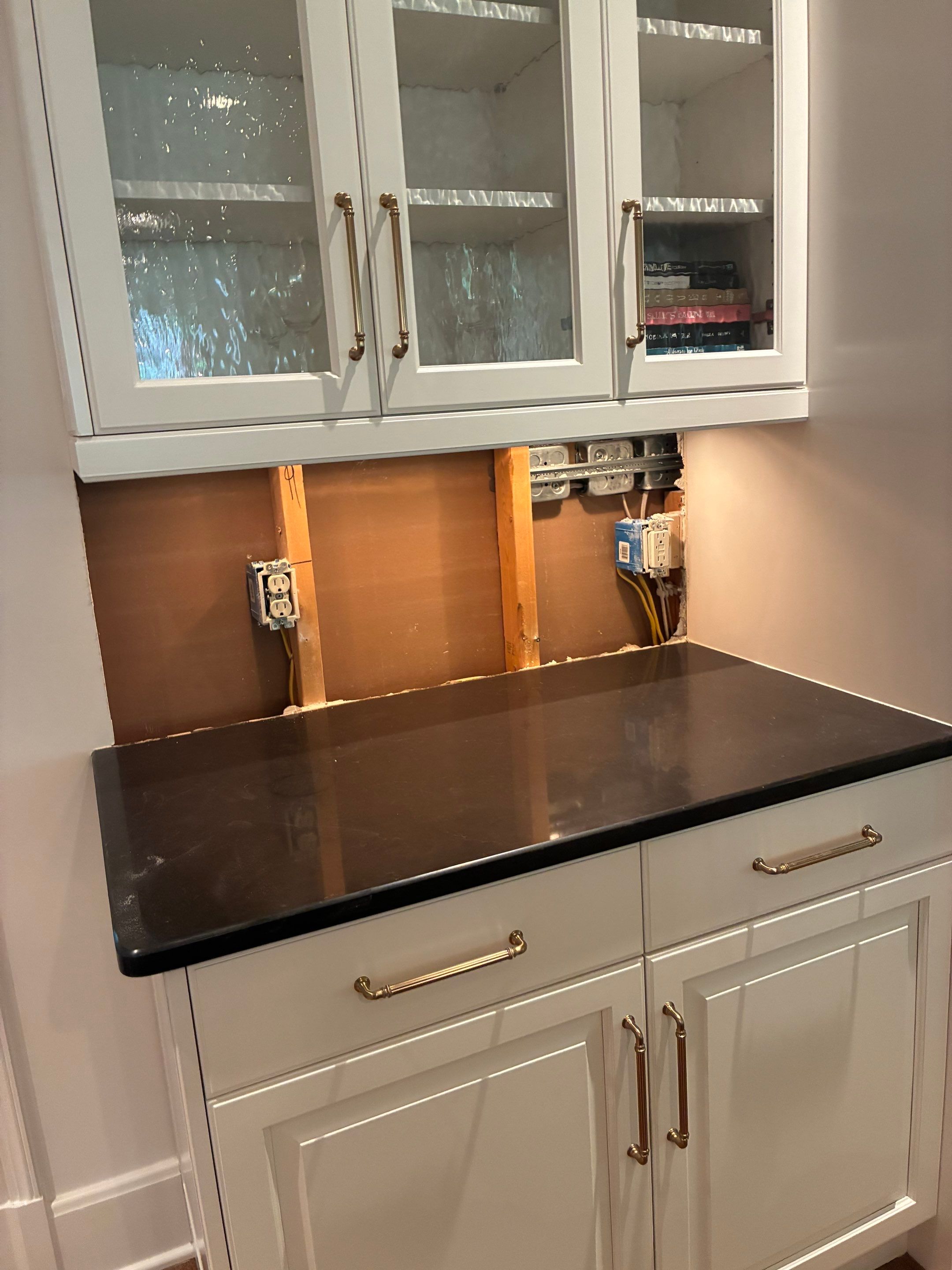 Brentwood Backsplash by Footprints Floors of Nashville