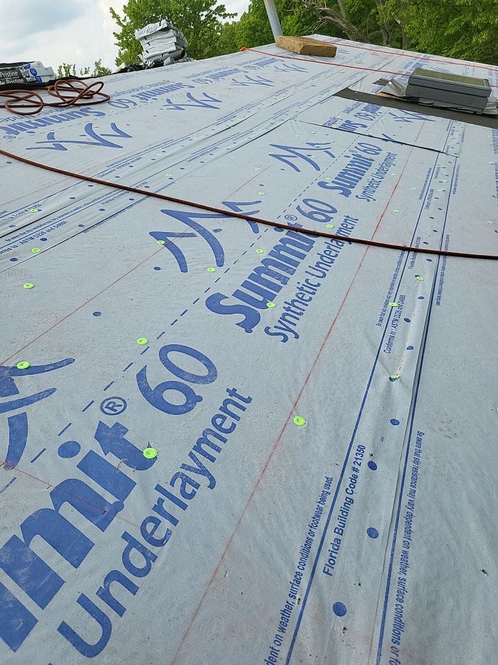 ATLAS PINNACLE COLOR: PRISTINE BLACK by Eagle Eye Roofing