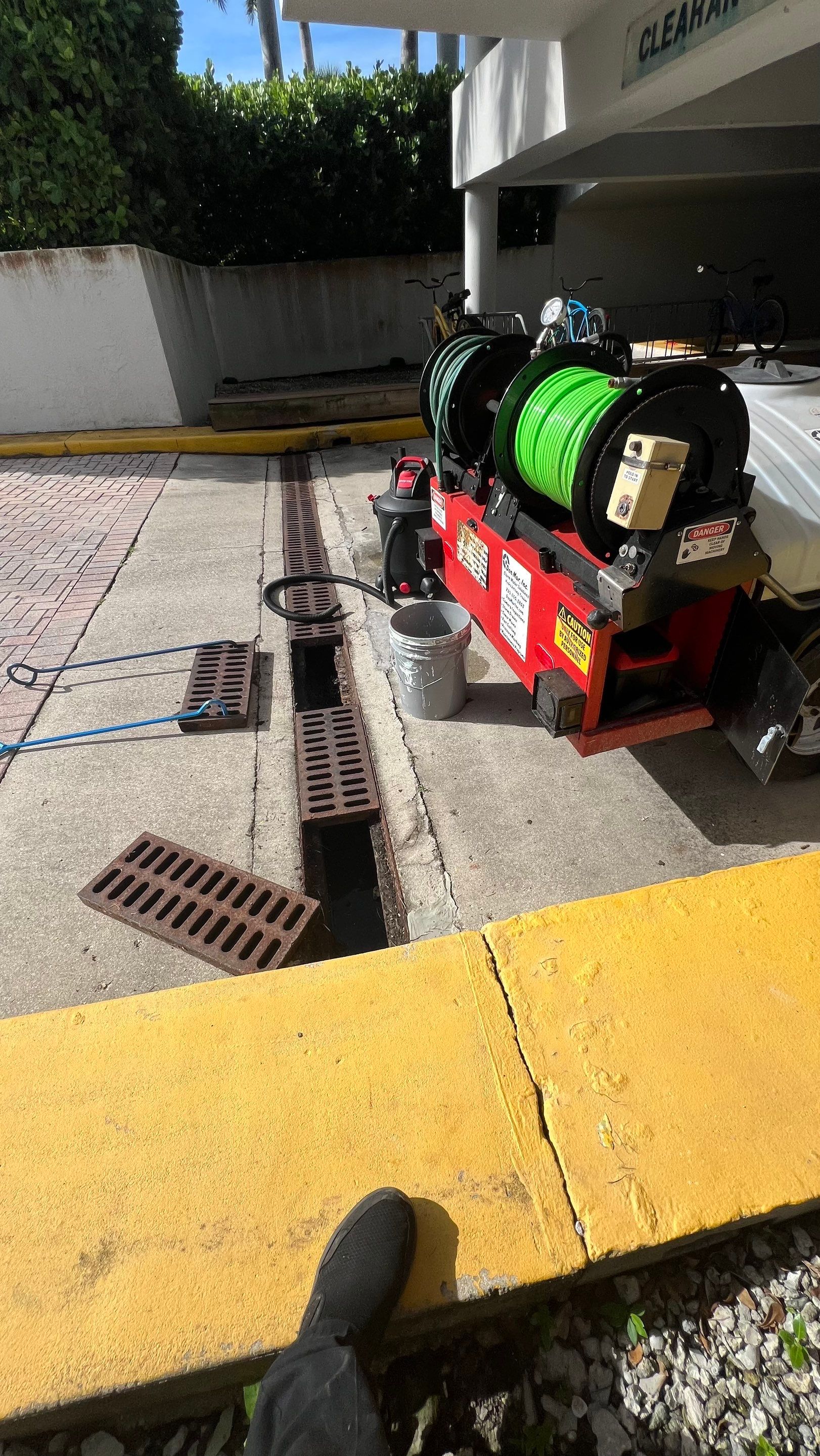 Marco Island Condo Stormwater System Maintenance and Standing Water Removal by APS Power & Water